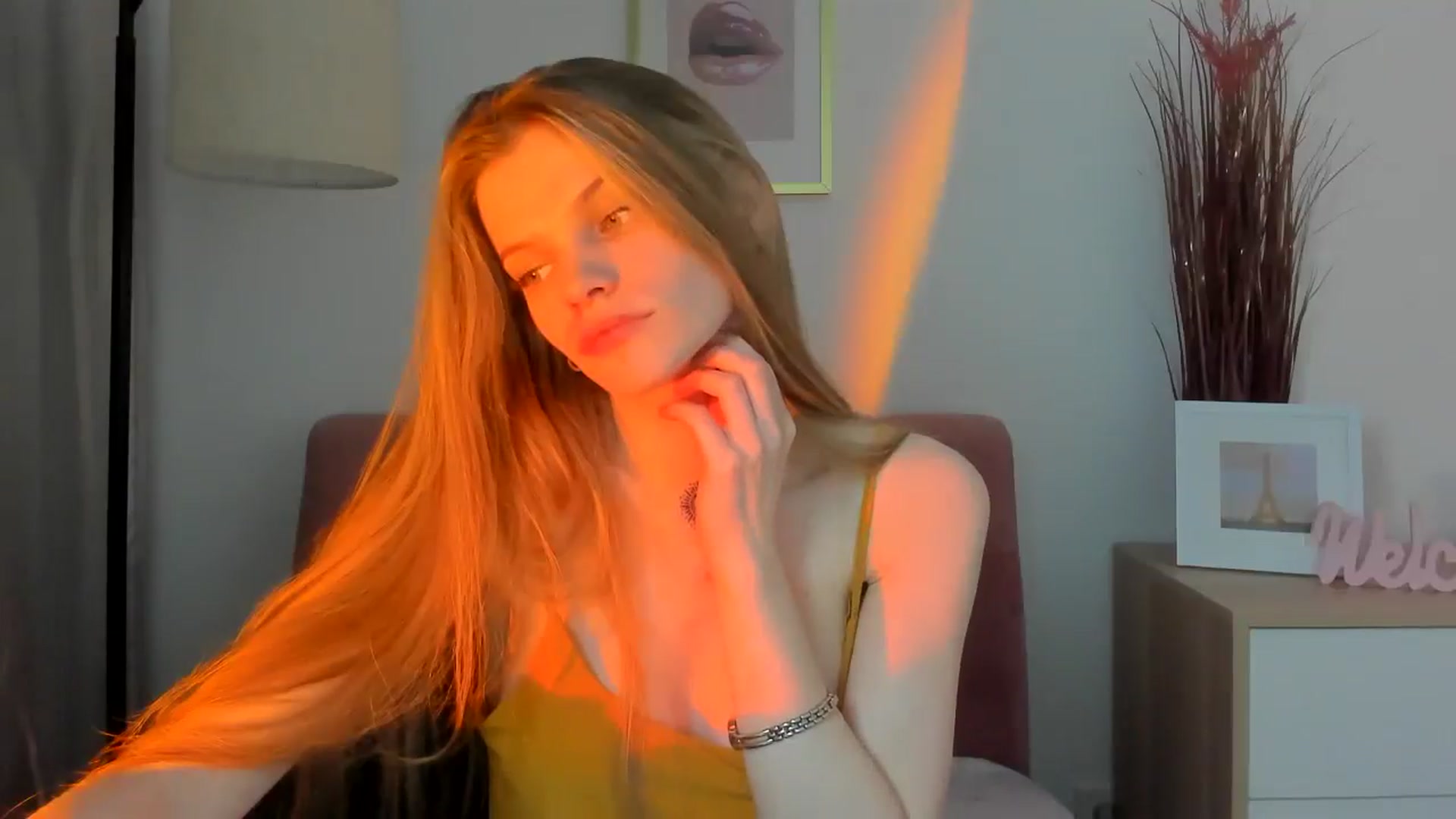 Gallery image thumbnail from ChristinaWave's myfreecams stream on, 01/09/2026, 14:14 image 6 of 20