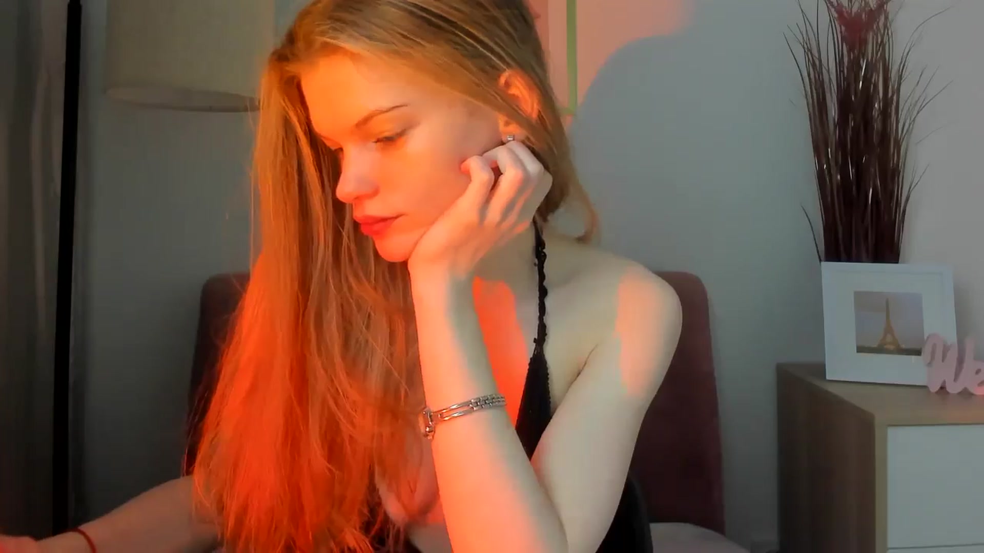 Gallery image thumbnail from ChristinaWave's myfreecams stream on, 01/11/2026, 10:31 image 9 of 20