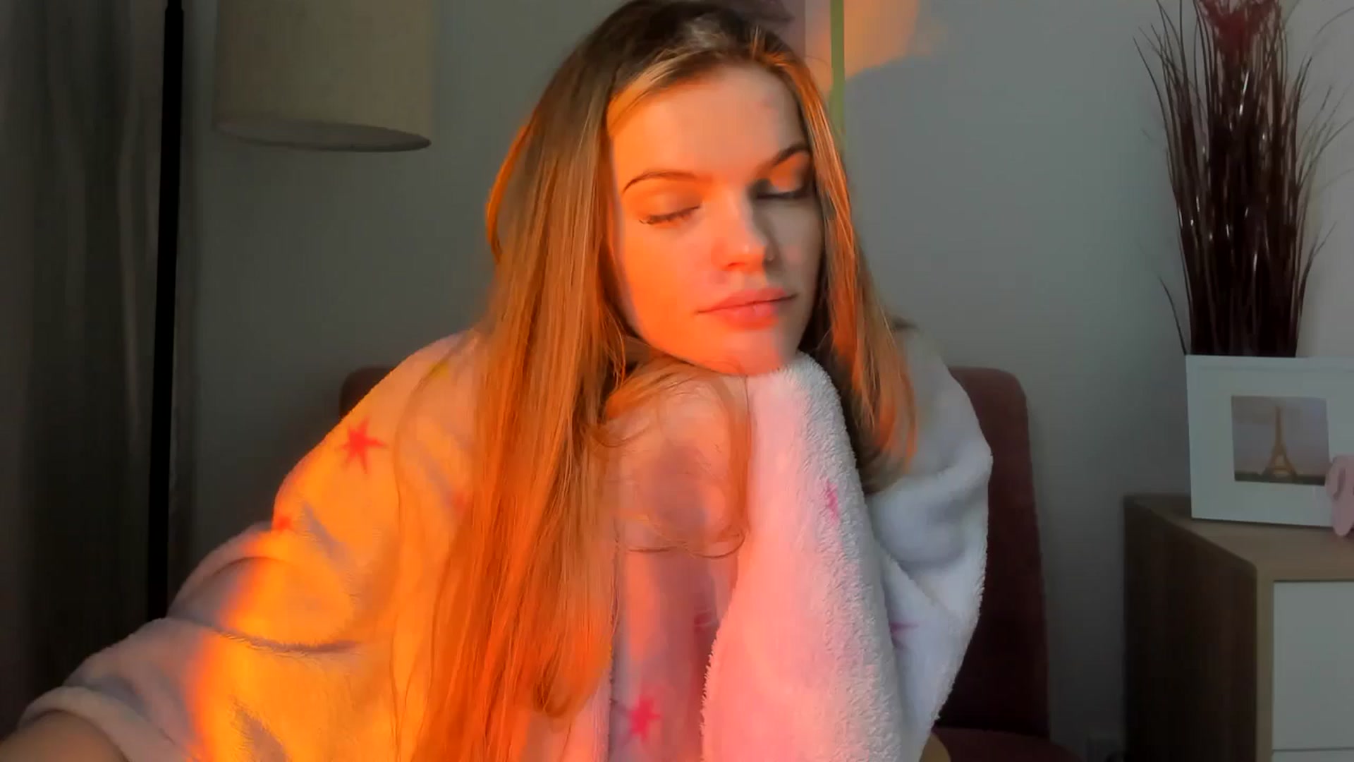 Gallery image thumbnail from ChristinaWave's myfreecams stream on, 01/13/2026, 14:39 image 4 of 20