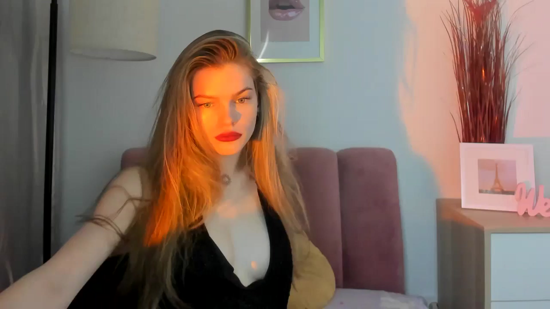 Gallery image thumbnail from ChristinaWave's myfreecams stream on, 01/18/2026, 11:26 image 15 of 20