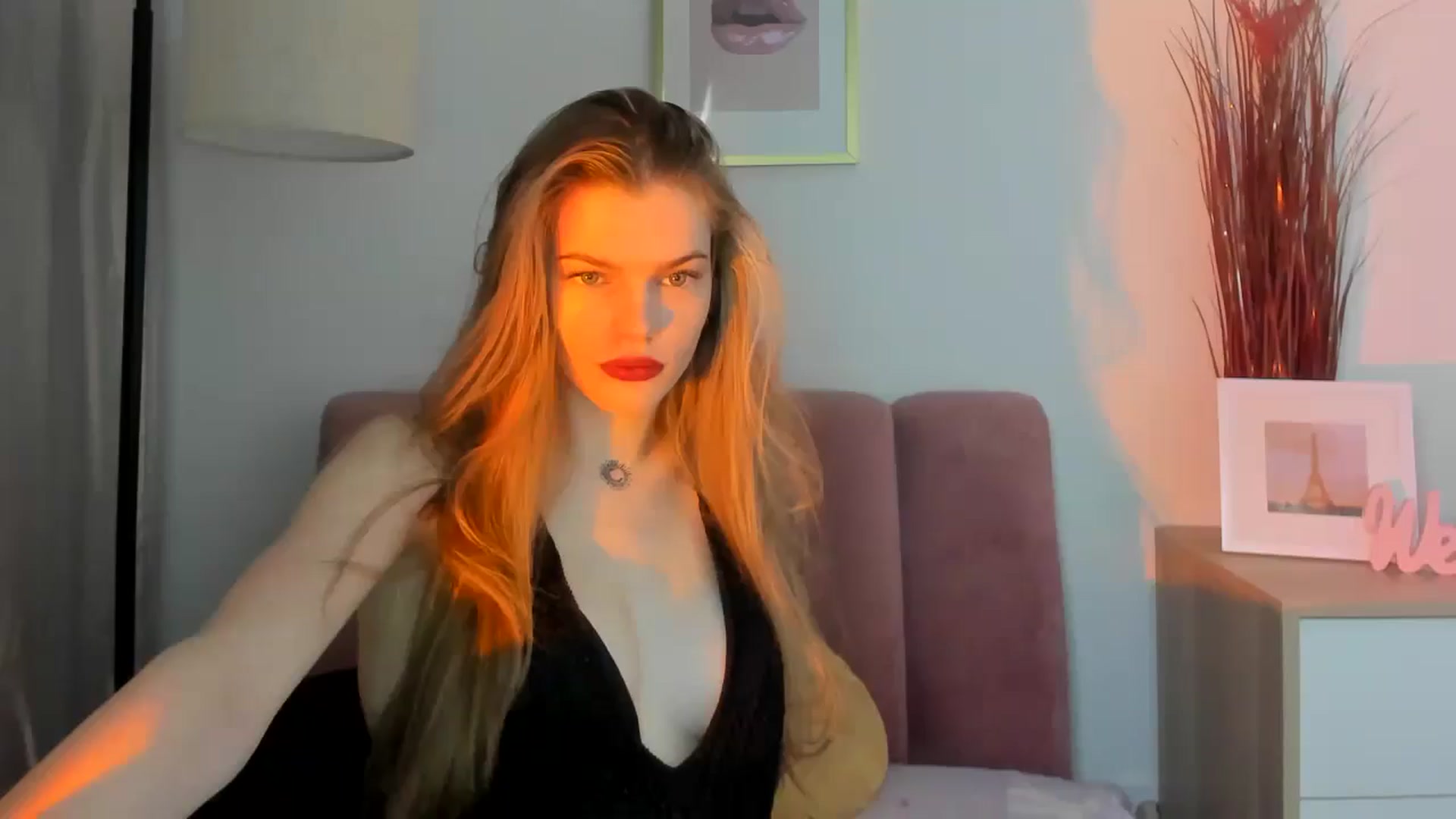 Gallery image thumbnail from ChristinaWave's myfreecams stream on, 01/18/2026, 11:26 image 17 of 20