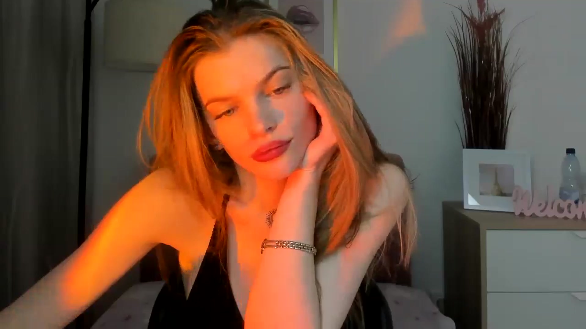 Gallery image thumbnail from ChristinaWave's myfreecams stream on, 01/18/2026, 13:38 image 20 of 20