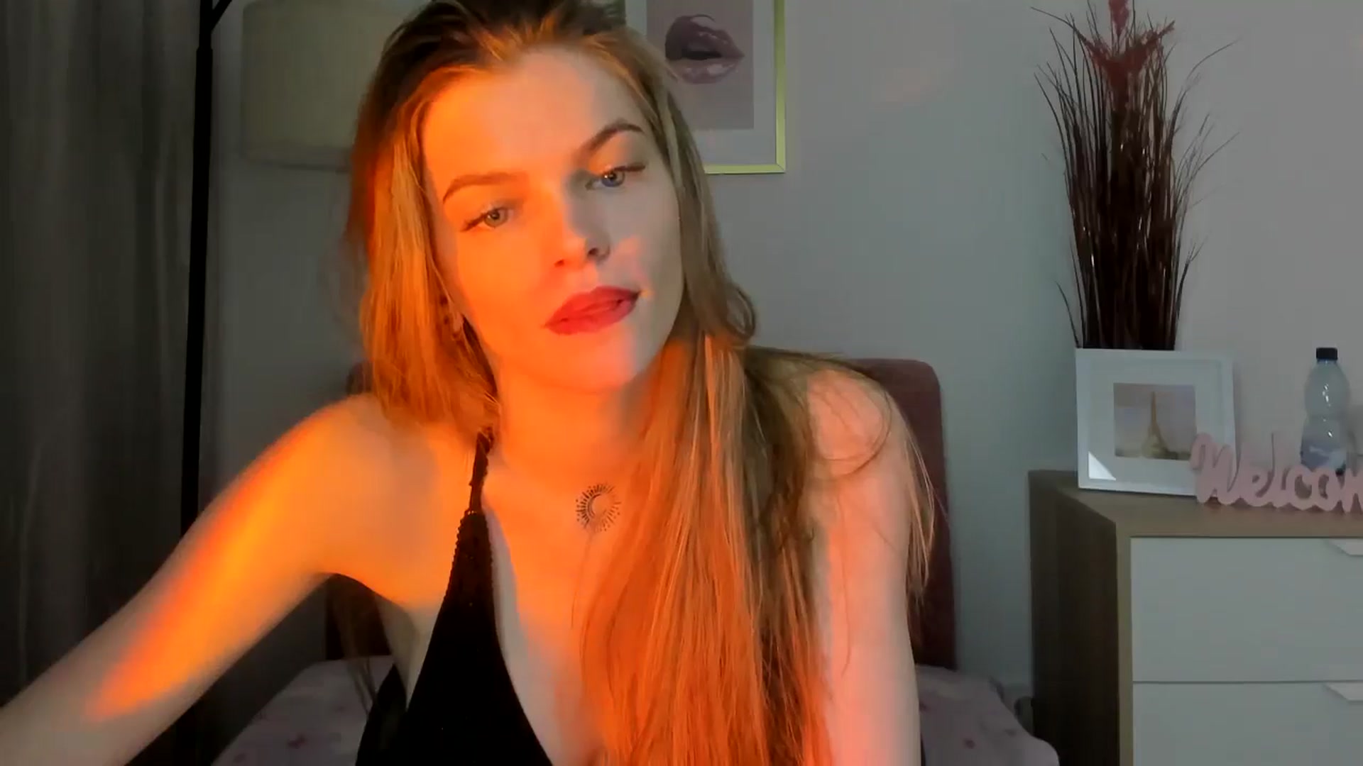Gallery image thumbnail from ChristinaWave's myfreecams stream on, 01/18/2026, 13:38 image 19 of 20