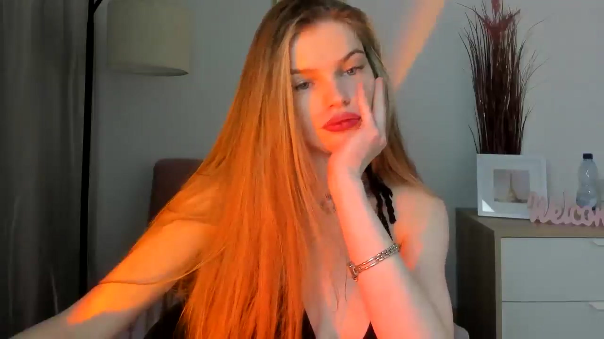 Gallery image thumbnail from ChristinaWave's myfreecams stream on, 01/18/2026, 13:38 image 5 of 20