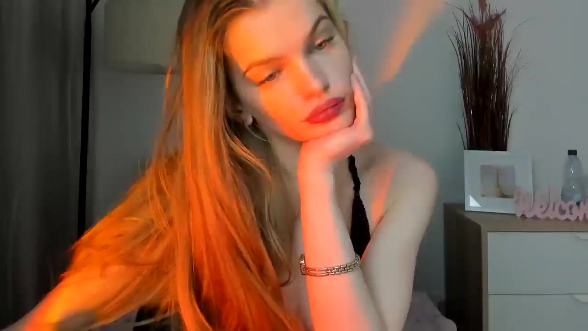 Gallery image thumbnail from ChristinaWave's myfreecams stream on, 01/18/2026, 13:38 image 16 of 20