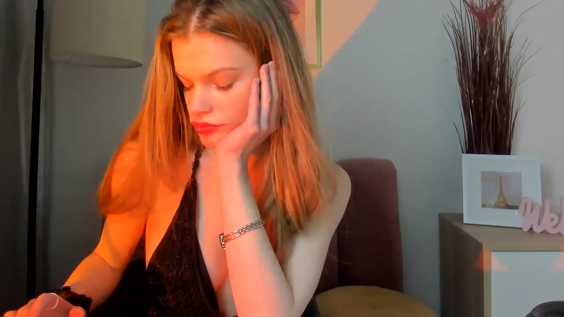 Gallery image thumbnail from ChristinaWave's myfreecams stream on, 01/22/2026, 13:02 image 7 of 20
