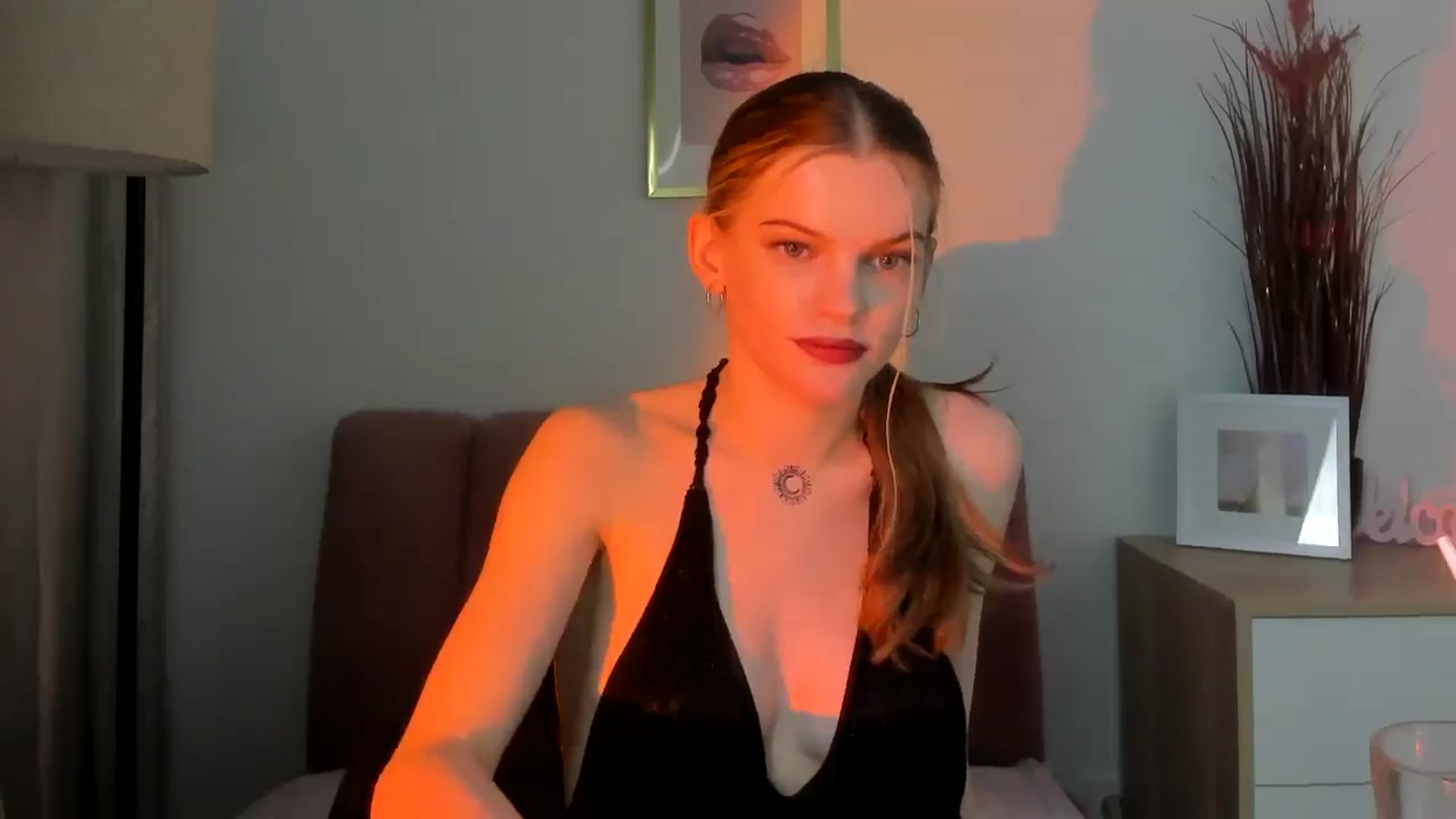 Gallery image thumbnail from ChristinaWave's myfreecams stream on, 01/27/2026, 16:32 image 16 of 20