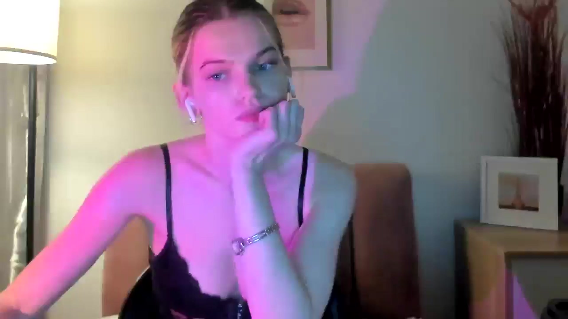 Gallery image thumbnail from ChristinaWave's myfreecams stream on, 01/31/2026, 15:38 image 12 of 20