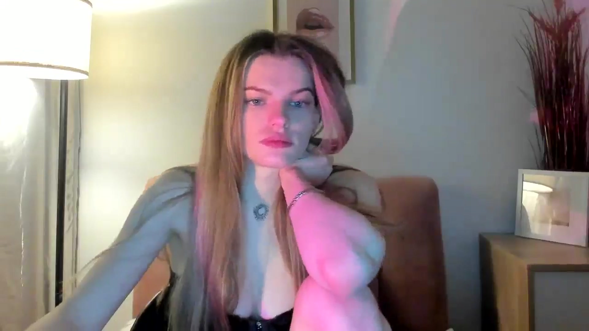 Gallery image thumbnail from ChristinaWave's myfreecams stream on, 02/04/2026, 10:53 image 6 of 20