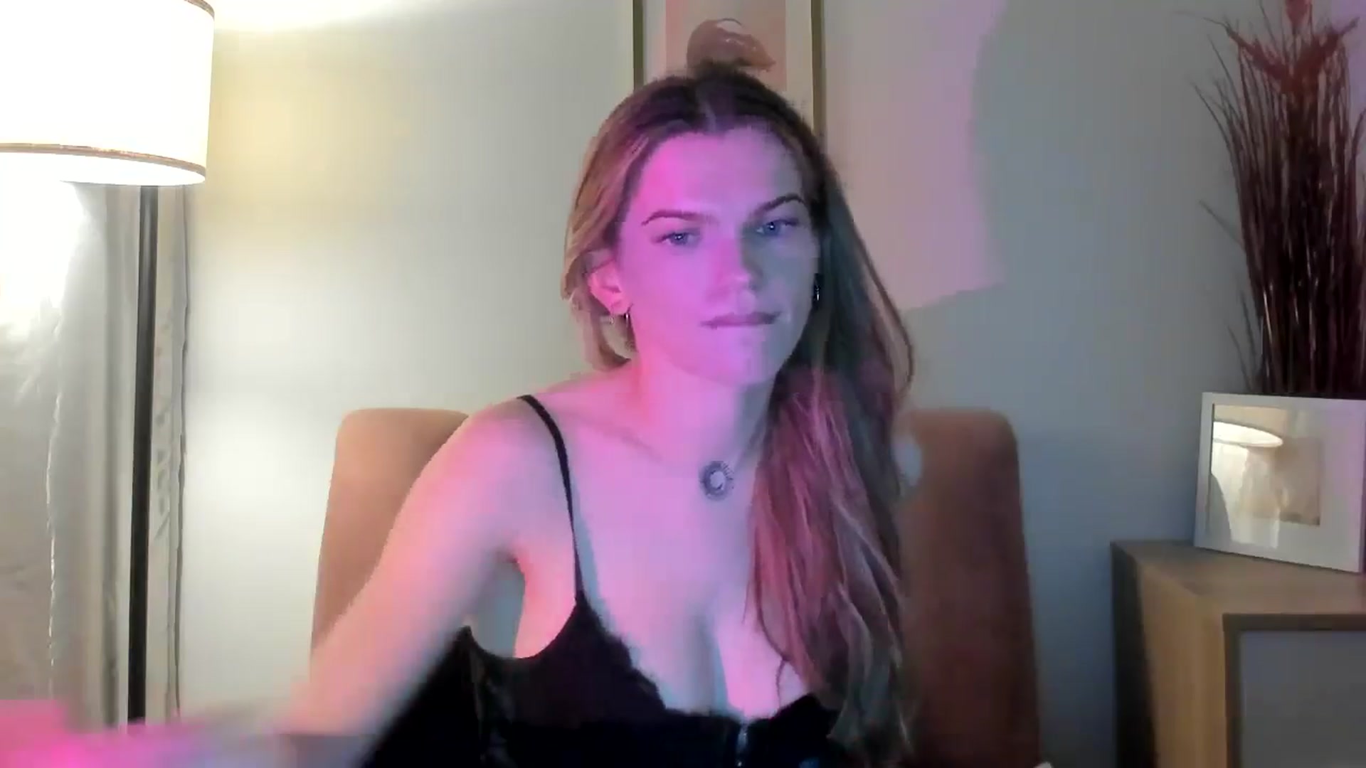 Gallery image thumbnail from ChristinaWave's myfreecams stream on, 02/04/2026, 12:32 image 8 of 20