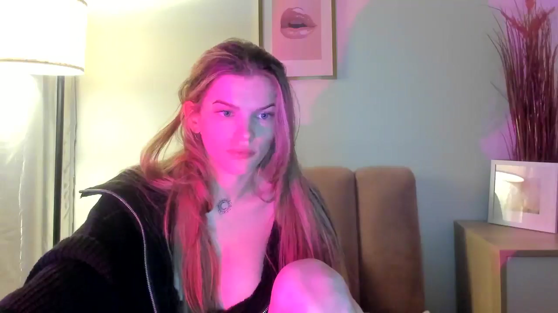 Gallery image thumbnail from ChristinaWave's myfreecams stream on, 02/04/2026, 12:57 image 9 of 20