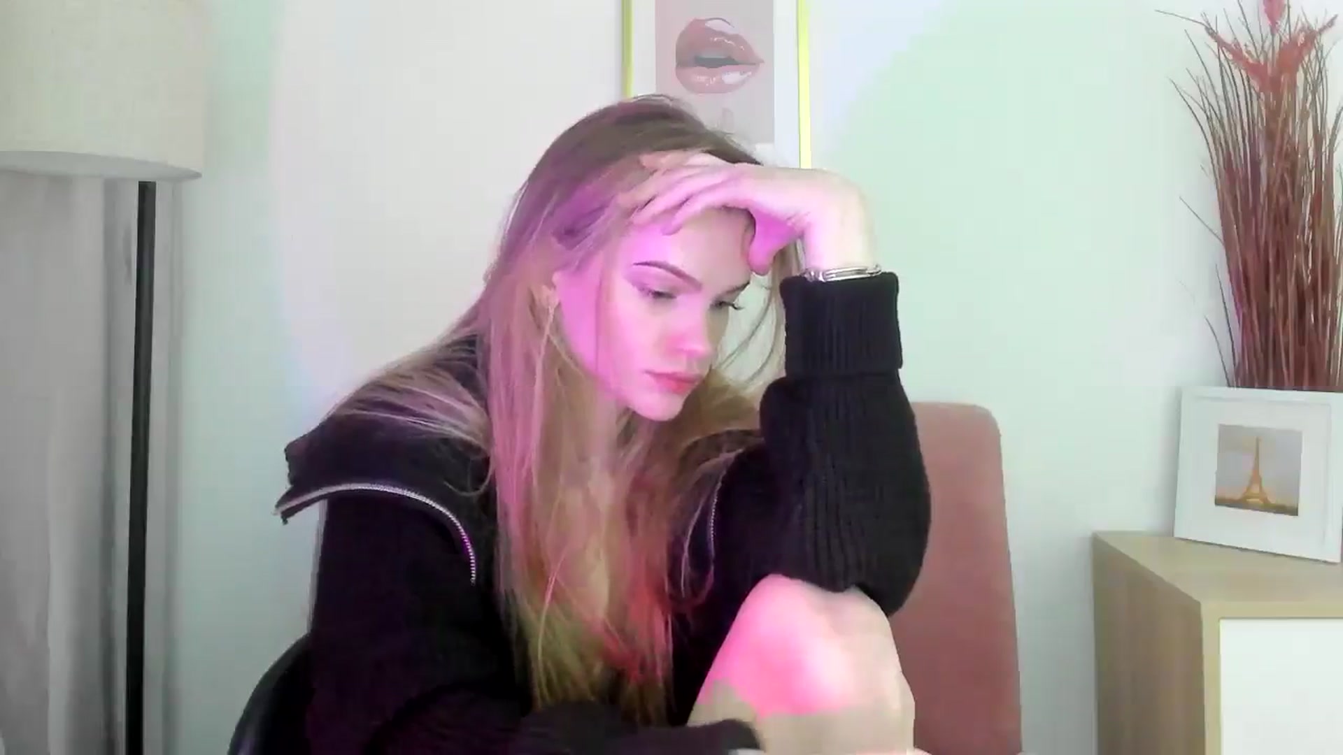 Gallery image thumbnail from ChristinaWave's myfreecams stream on, 02/04/2026, 12:57 image 13 of 20