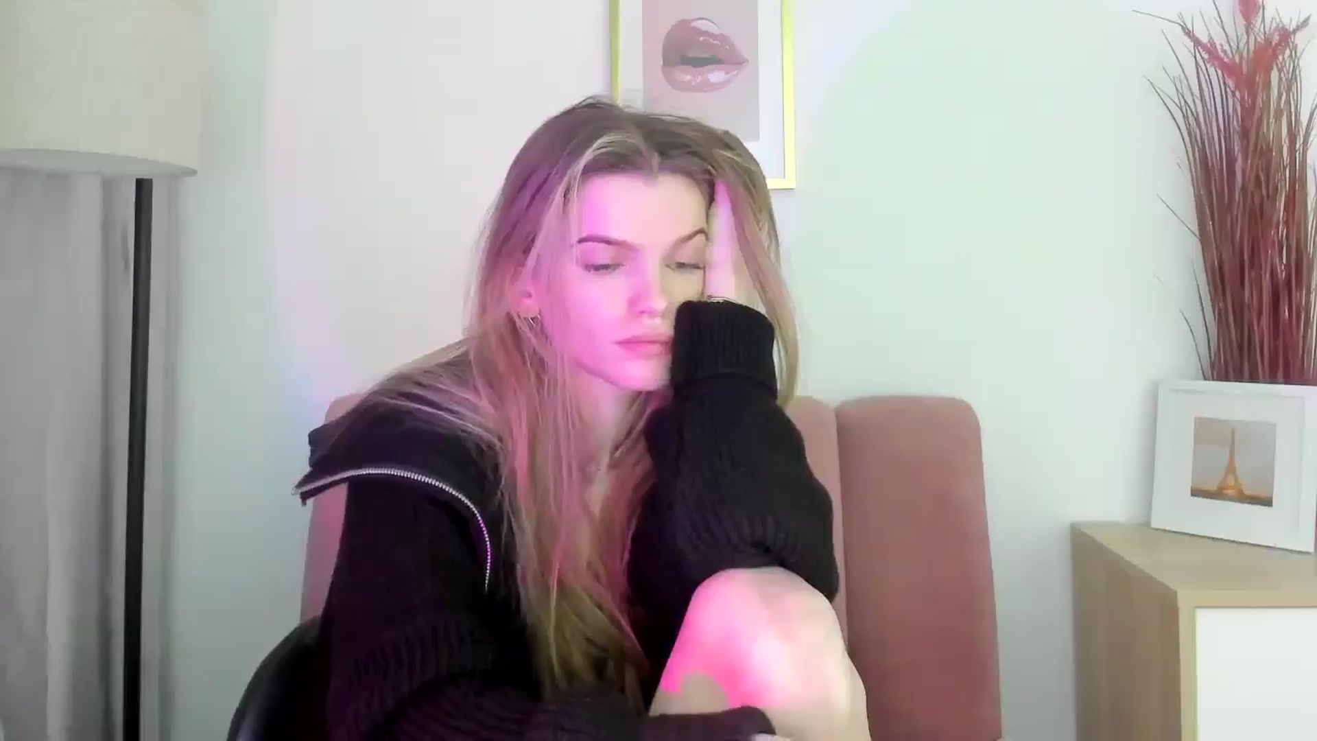 Gallery image thumbnail from ChristinaWave's myfreecams stream on, 02/04/2026, 12:57 image 14 of 20
