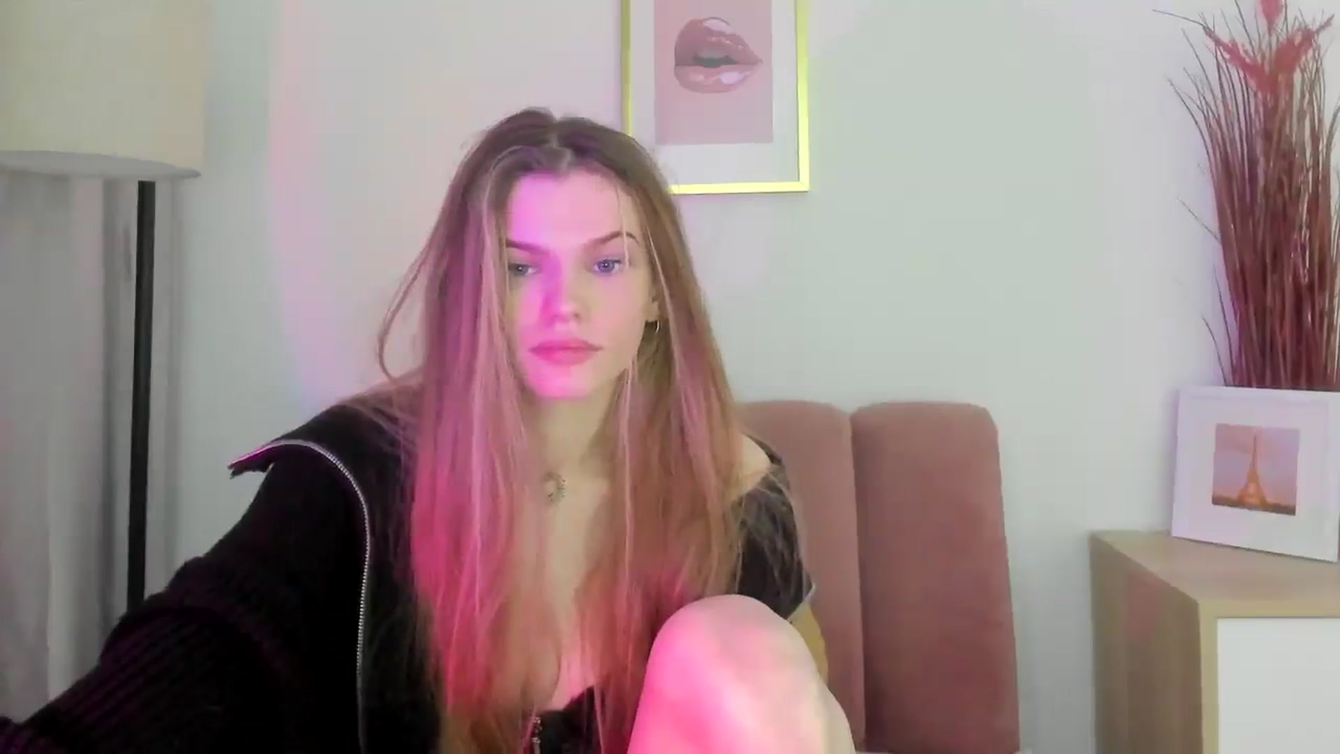Gallery image thumbnail from ChristinaWave's myfreecams stream on, 02/04/2026, 12:57 image 19 of 20