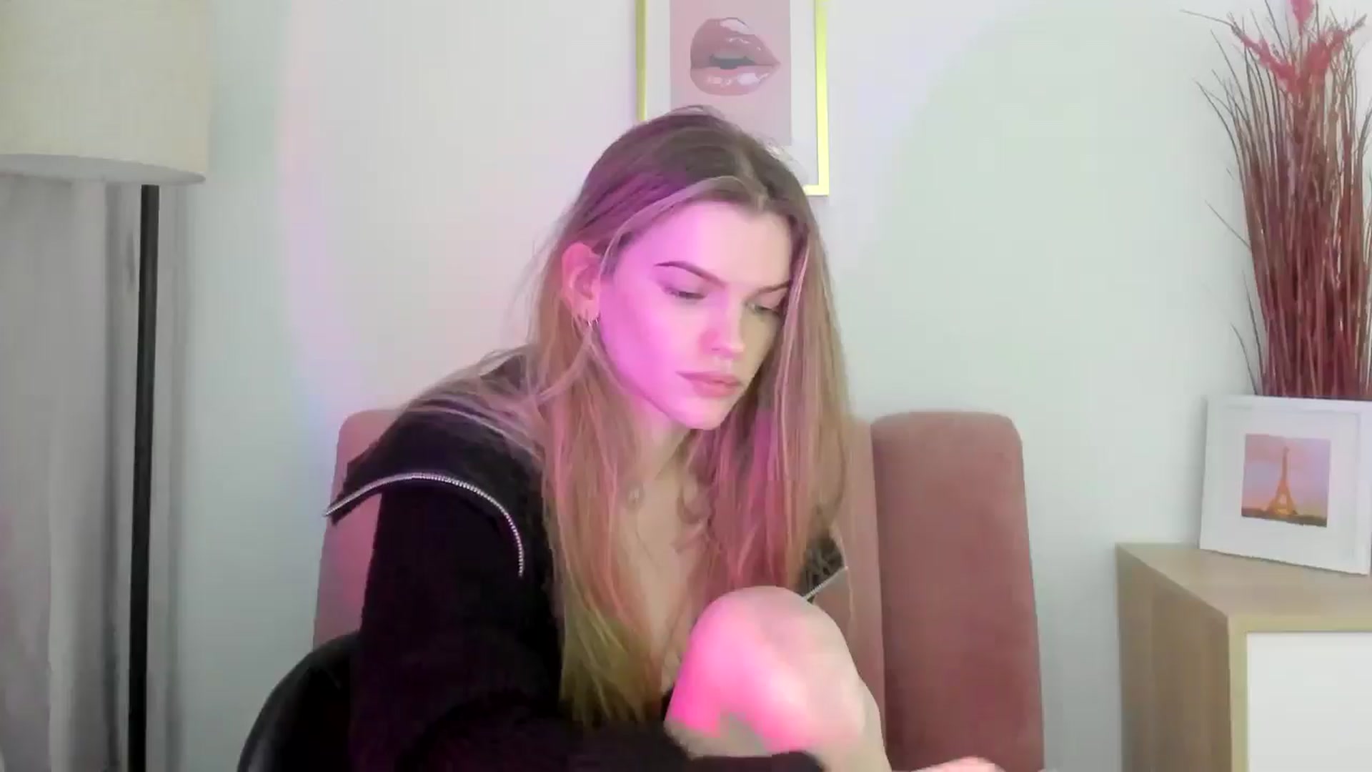 Gallery image thumbnail from ChristinaWave's myfreecams stream on, 02/04/2026, 12:57 image 15 of 20