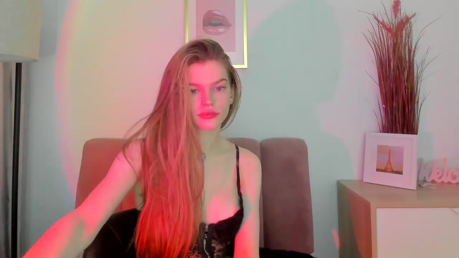 Gallery image thumbnail from ChristinaWave's myfreecams stream on, 02/05/2026, 13:39 image 16 of 20