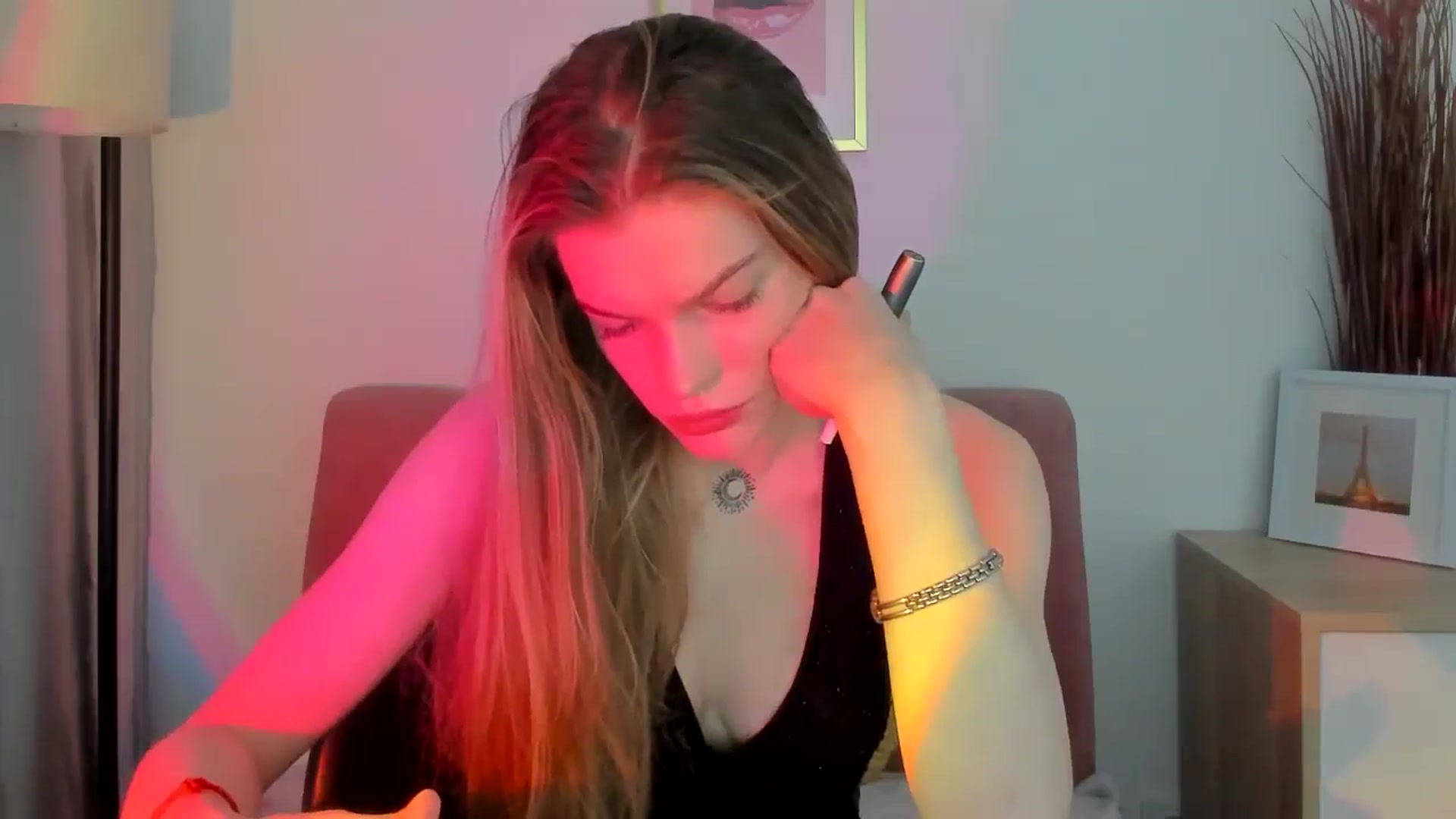 Gallery image thumbnail from ChristinaWave's myfreecams stream on, 02/06/2026, 10:13 image 6 of 20