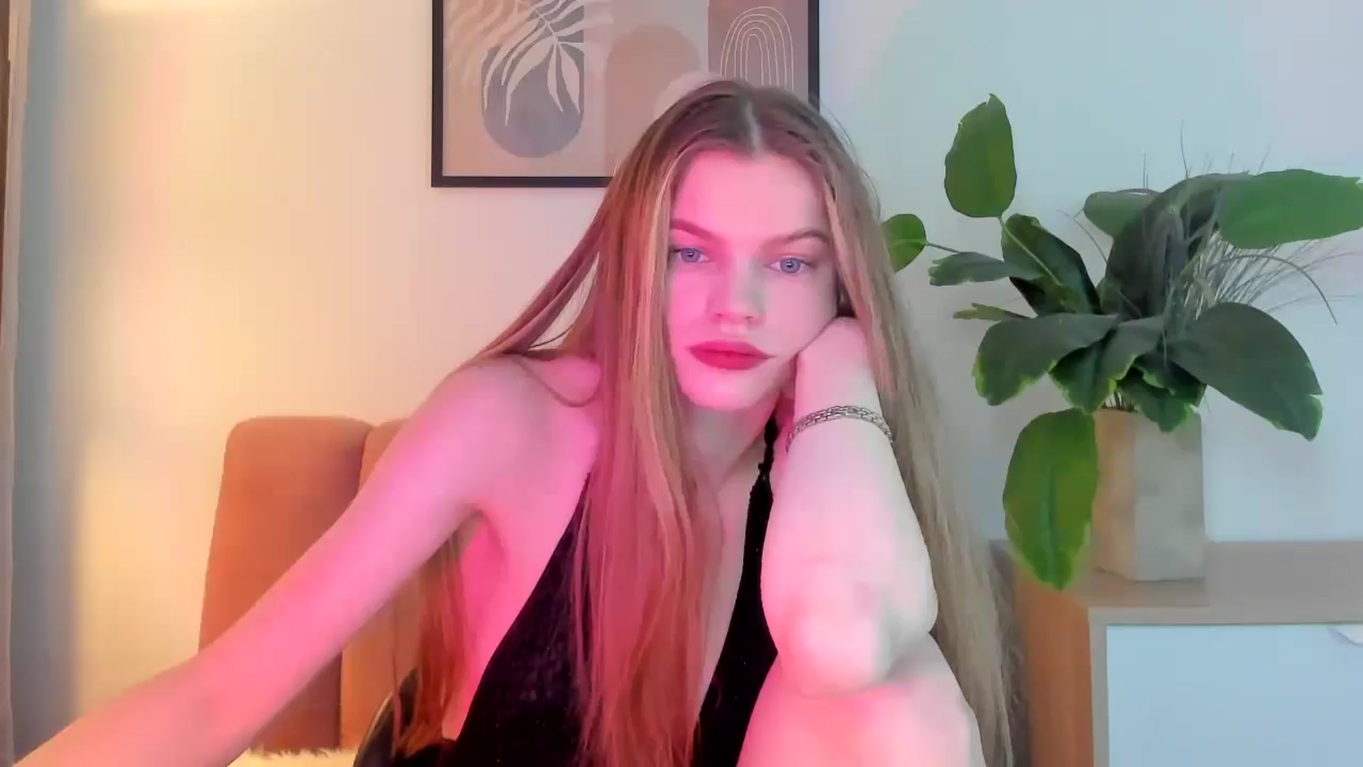 Gallery image thumbnail from ChristinaWave's myfreecams stream on, 02/11/2026, 10:21 image 15 of 20