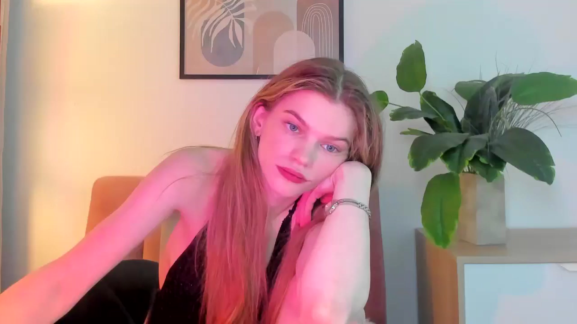 Gallery image thumbnail from ChristinaWave's myfreecams stream on, 02/11/2026, 12:26 image 6 of 20
