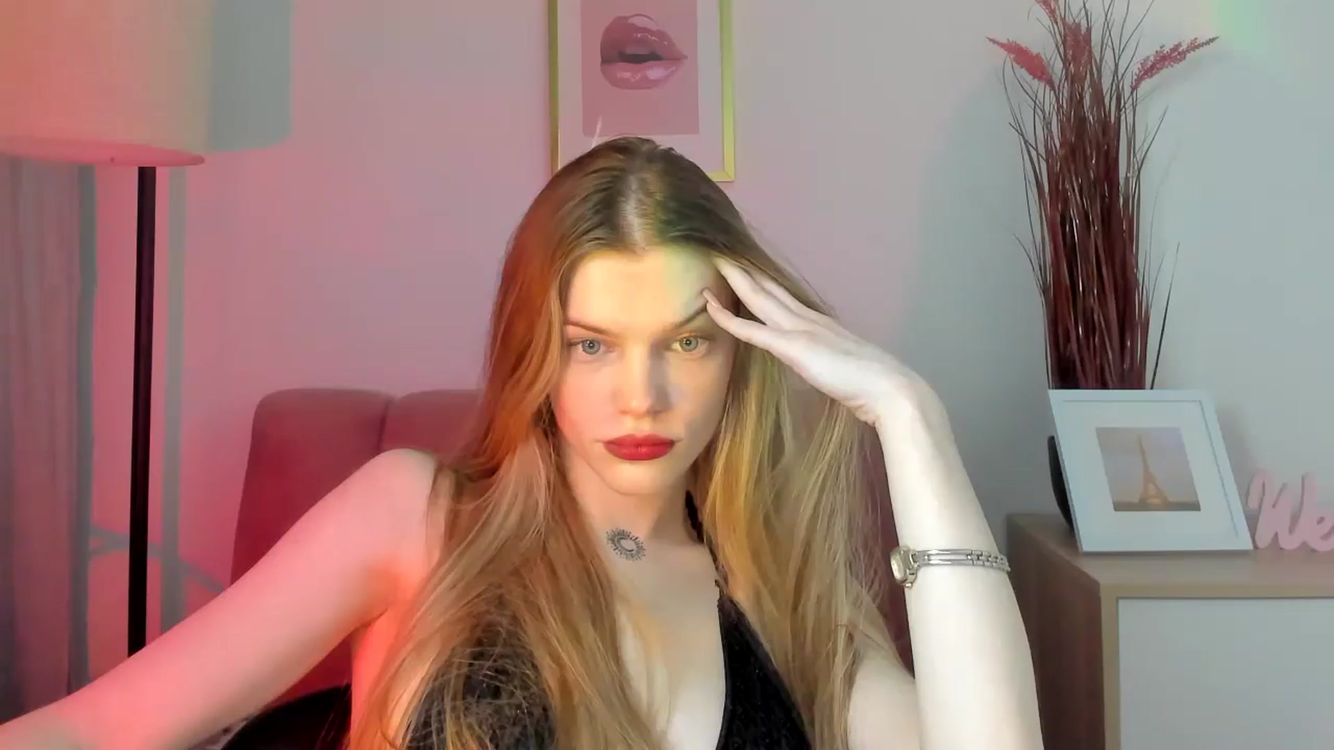 Gallery image thumbnail from ChristinaWave's myfreecams stream on, 03/01/2026, 11:19 image 17 of 20