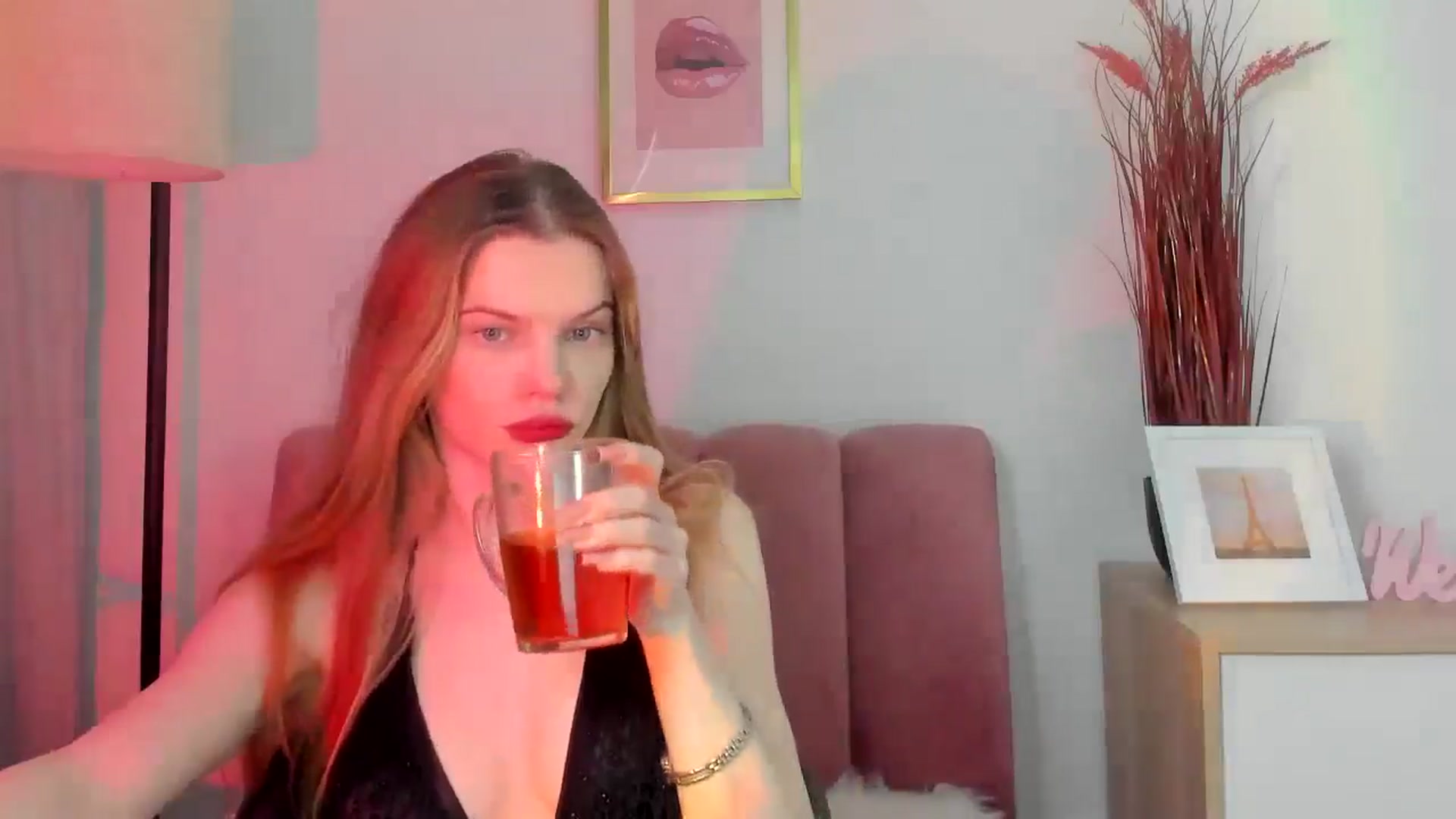 Gallery image thumbnail from ChristinaWave's myfreecams stream on, 03/01/2026, 11:19 image 4 of 20