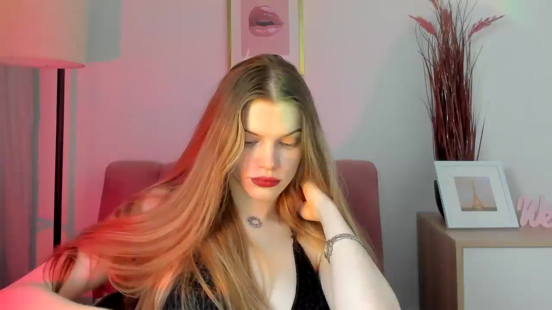 Gallery image thumbnail from ChristinaWave's myfreecams stream on, 03/01/2026, 11:19 image 14 of 20