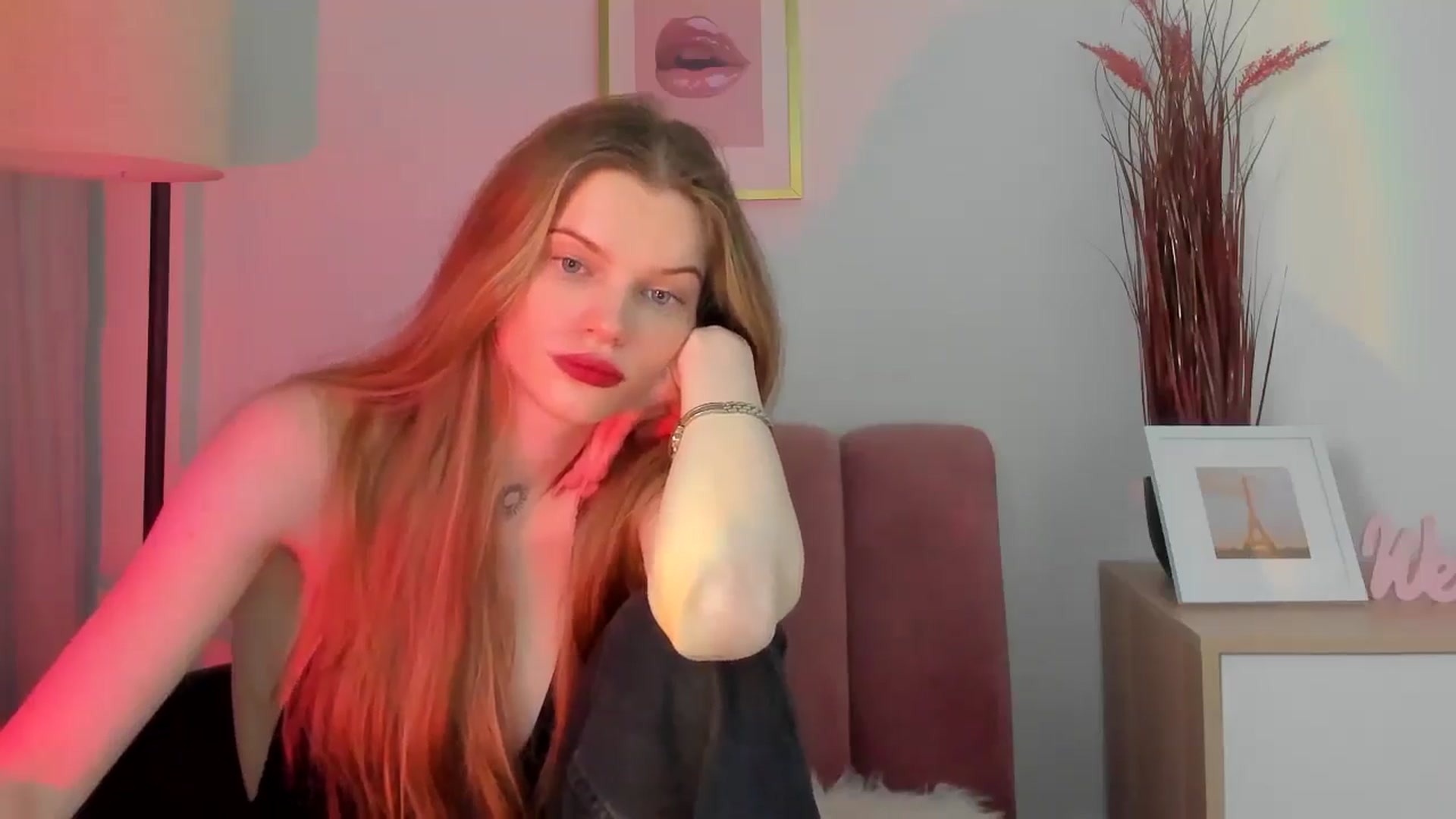 Gallery image thumbnail from ChristinaWave's myfreecams stream on, 03/01/2026, 11:19 image 6 of 20