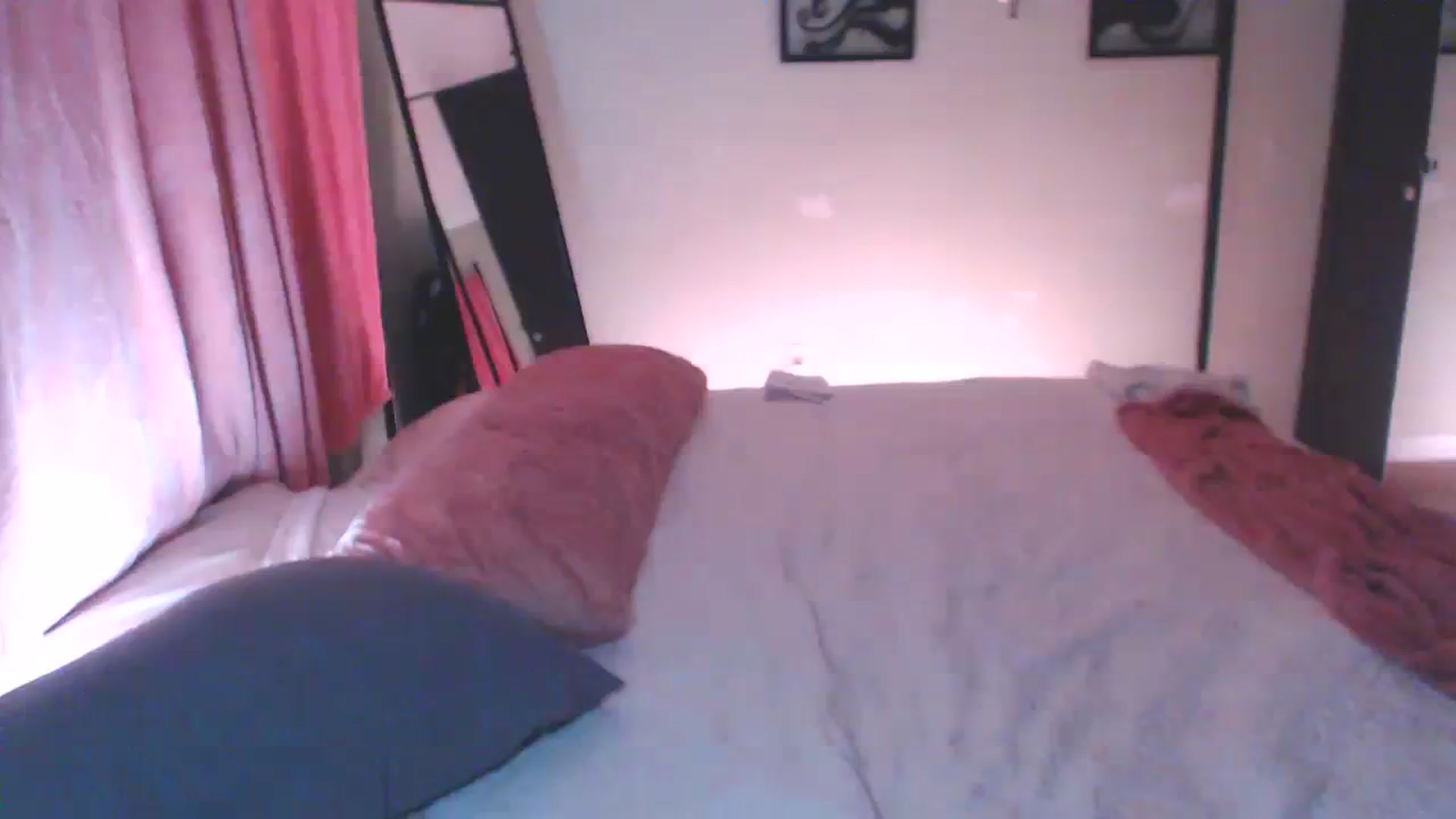 Gallery image thumbnail from ChristineAsh's myfreecams stream on, 10/26/2023, 04:01 image 9 of 20