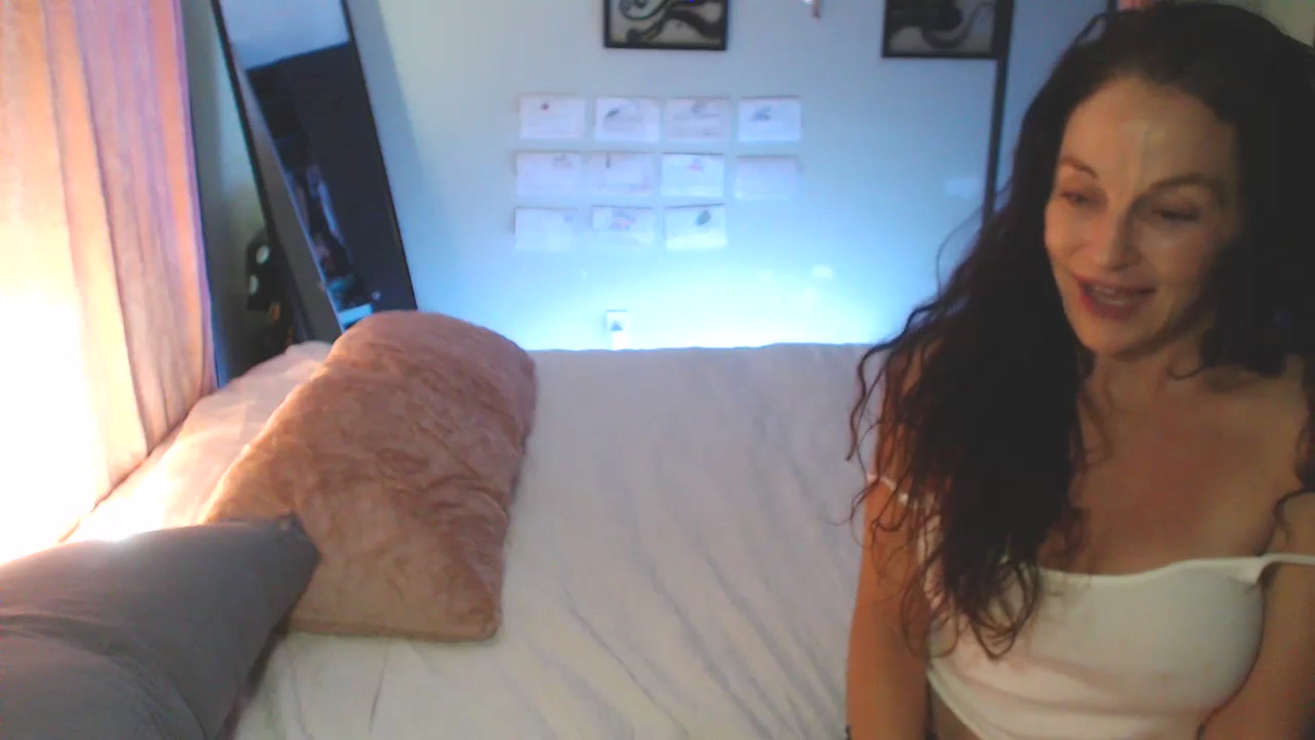Gallery image thumbnail from ChristineAsh's myfreecams stream on, 10/31/2023, 03:38 image 16 of 20
