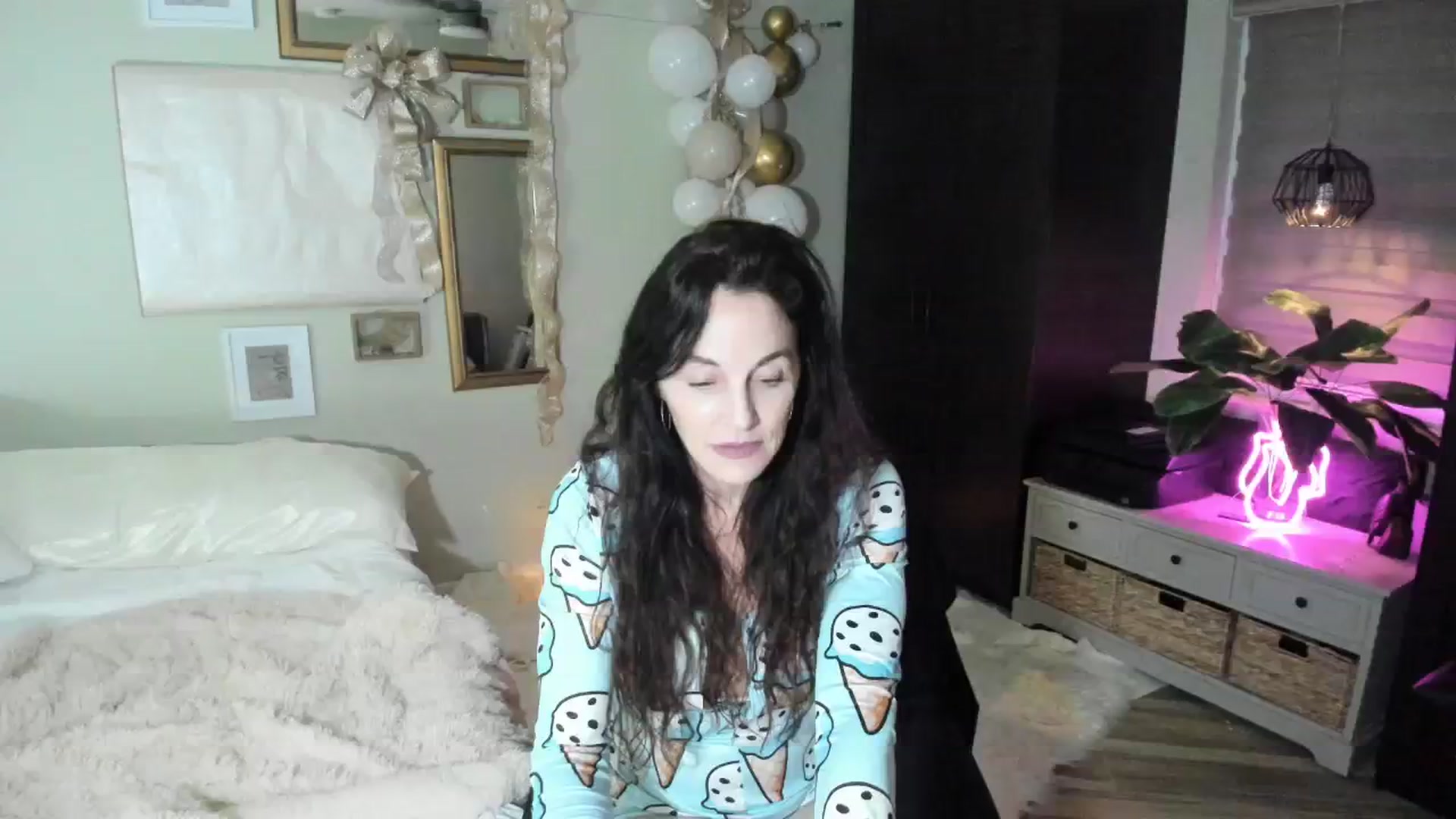 Gallery image thumbnail from ChristineAsh's myfreecams stream on, 12/02/2023, 05:41 image 15 of 20