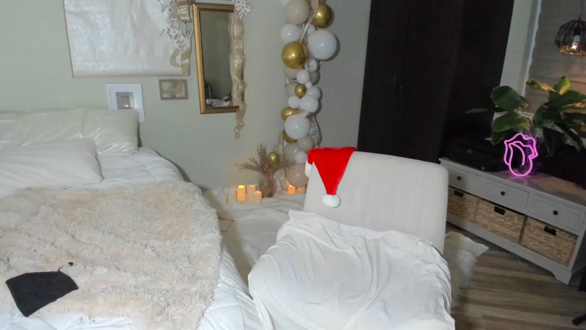 Gallery image thumbnail from ChristineAsh's myfreecams stream on, 12/07/2023, 06:44 image 15 of 20