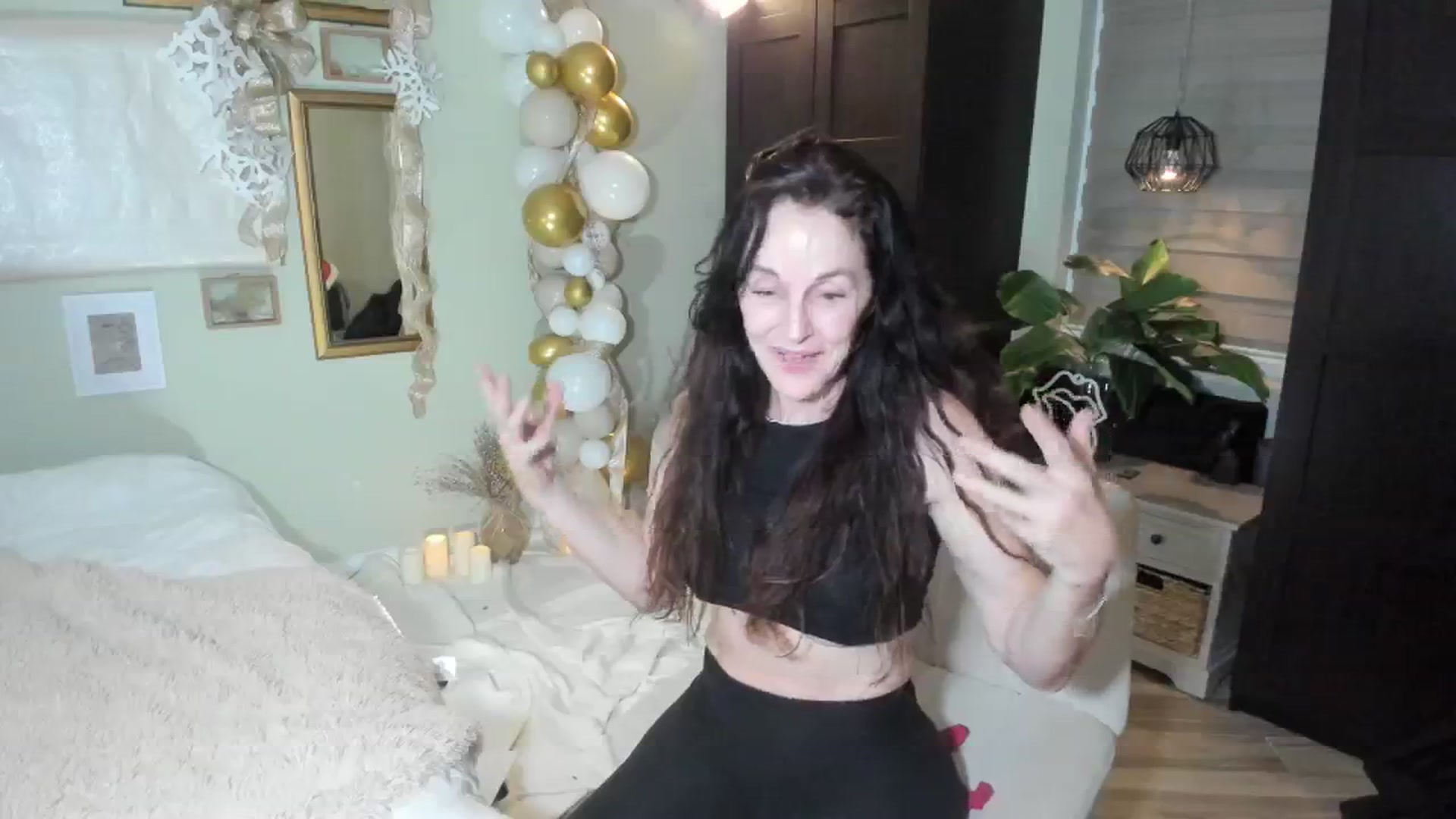 Gallery image thumbnail from ChristineAsh's myfreecams stream on, 12/09/2023, 02:11 image 17 of 20