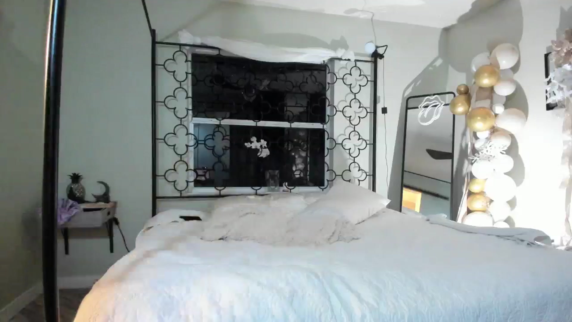 Gallery image thumbnail from ChristineAsh's myfreecams stream on, 12/13/2023, 08:02 image 6 of 20