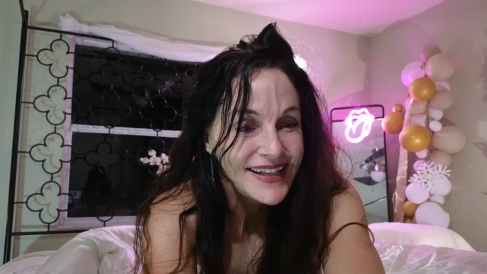 Gallery image thumbnail from ChristineAsh's myfreecams stream on, 12/24/2023, 07:04 image 20 of 20