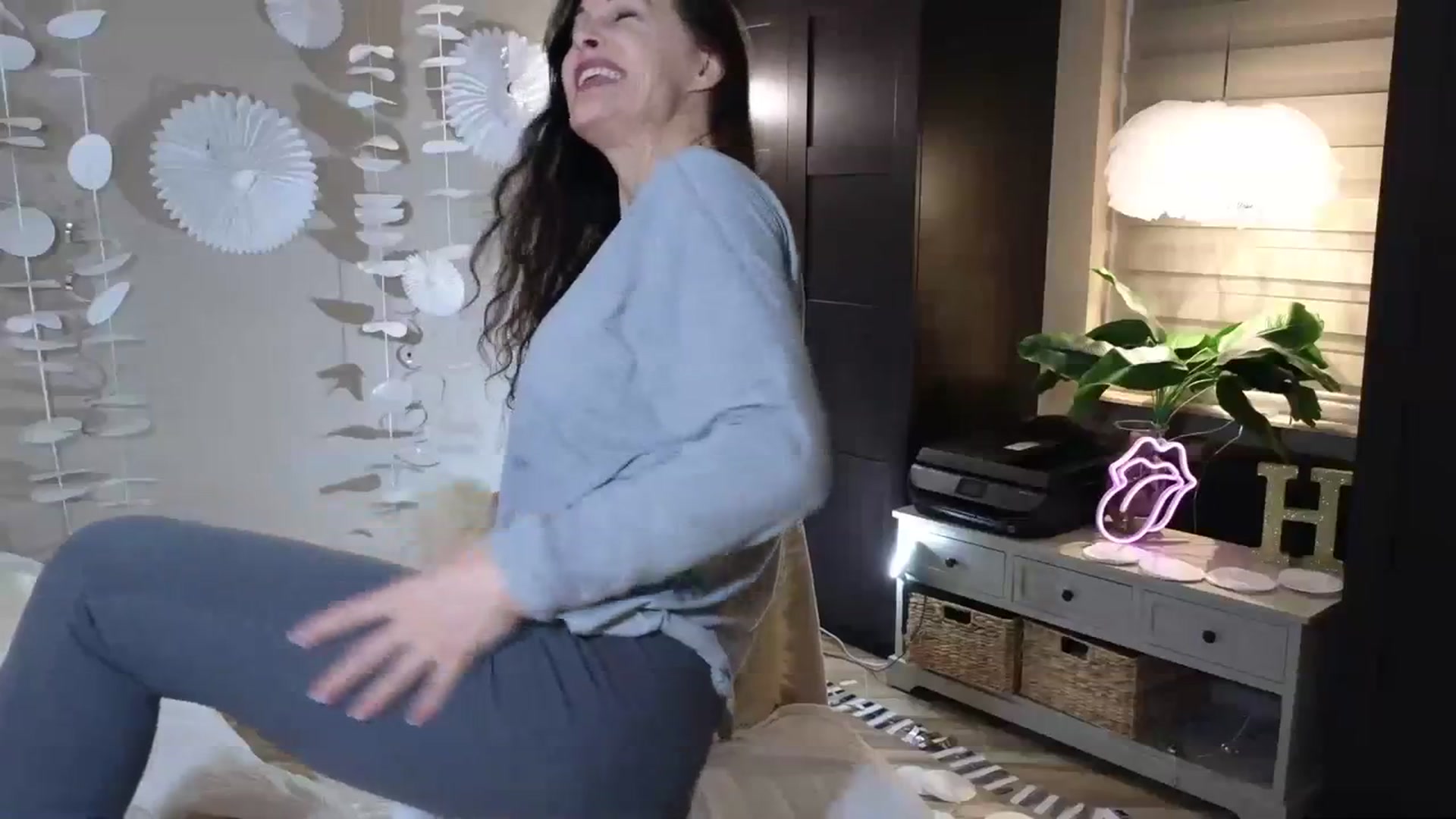 Gallery image thumbnail from ChristineAsh's myfreecams stream on, 03/11/2024, 04:29 image 2 of 20