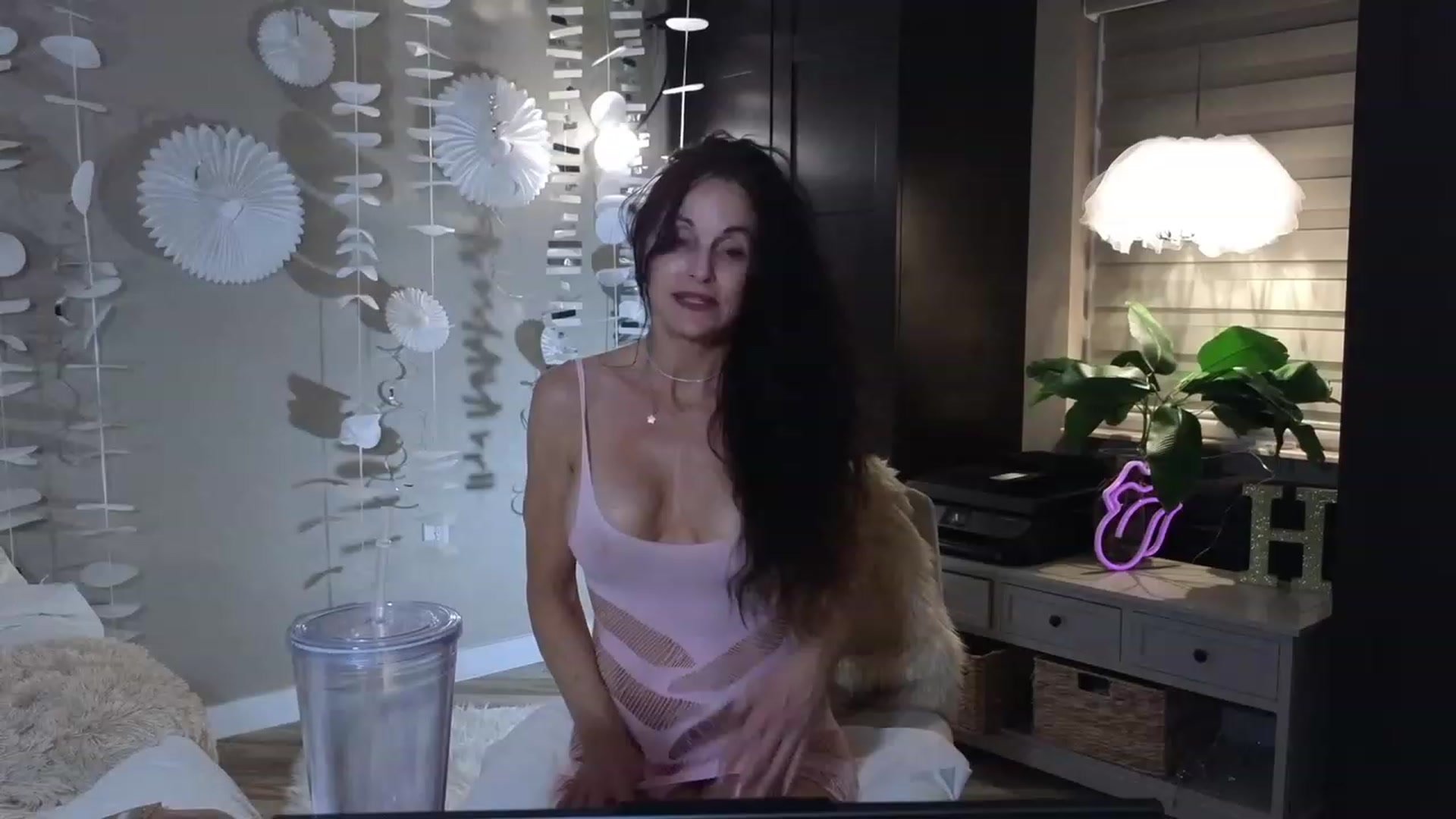 Gallery image thumbnail from ChristineAsh's myfreecams stream on, 03/17/2024, 06:01 image 17 of 20