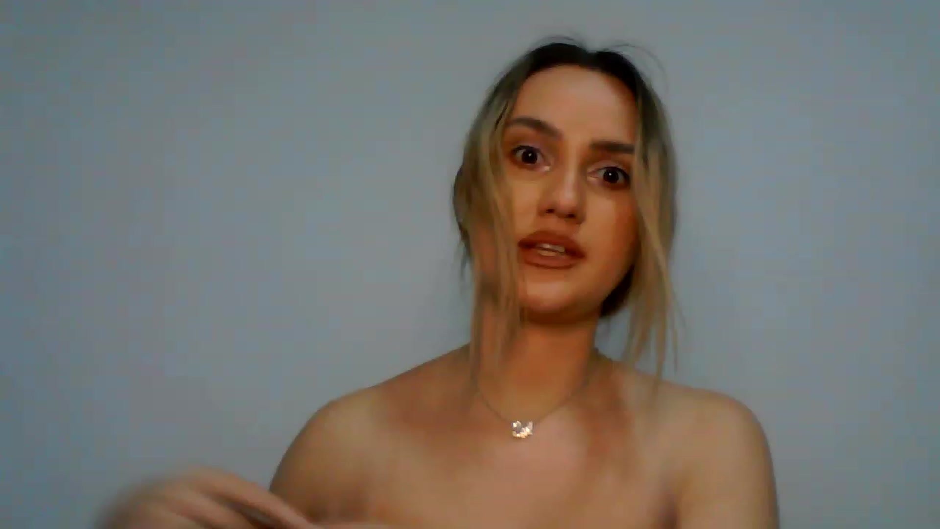 Gallery image thumbnail from ChristmasAna's myfreecams stream on, 12/22/2022, 21:32 image 13 of 20