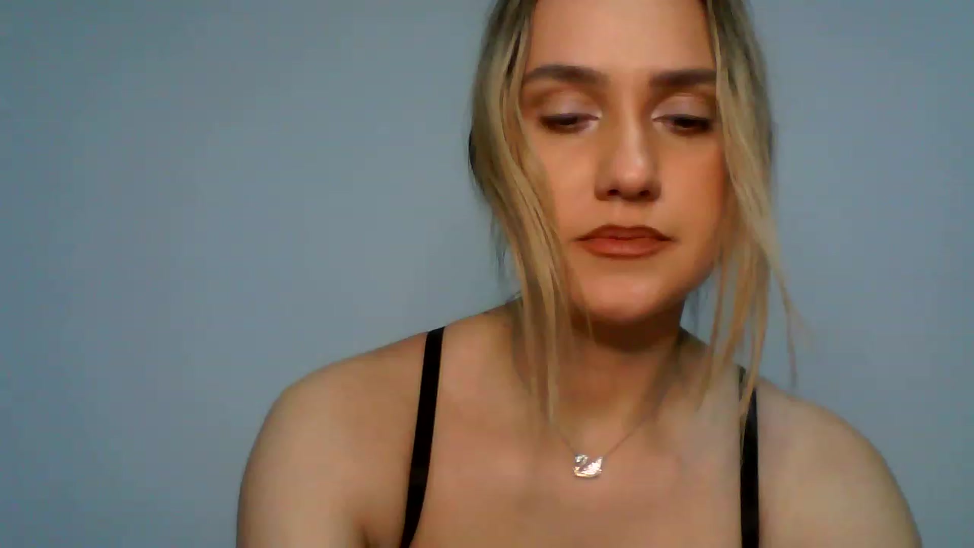 Gallery image thumbnail from ChristmasAna's myfreecams stream on, 12/22/2022, 21:32 image 20 of 20
