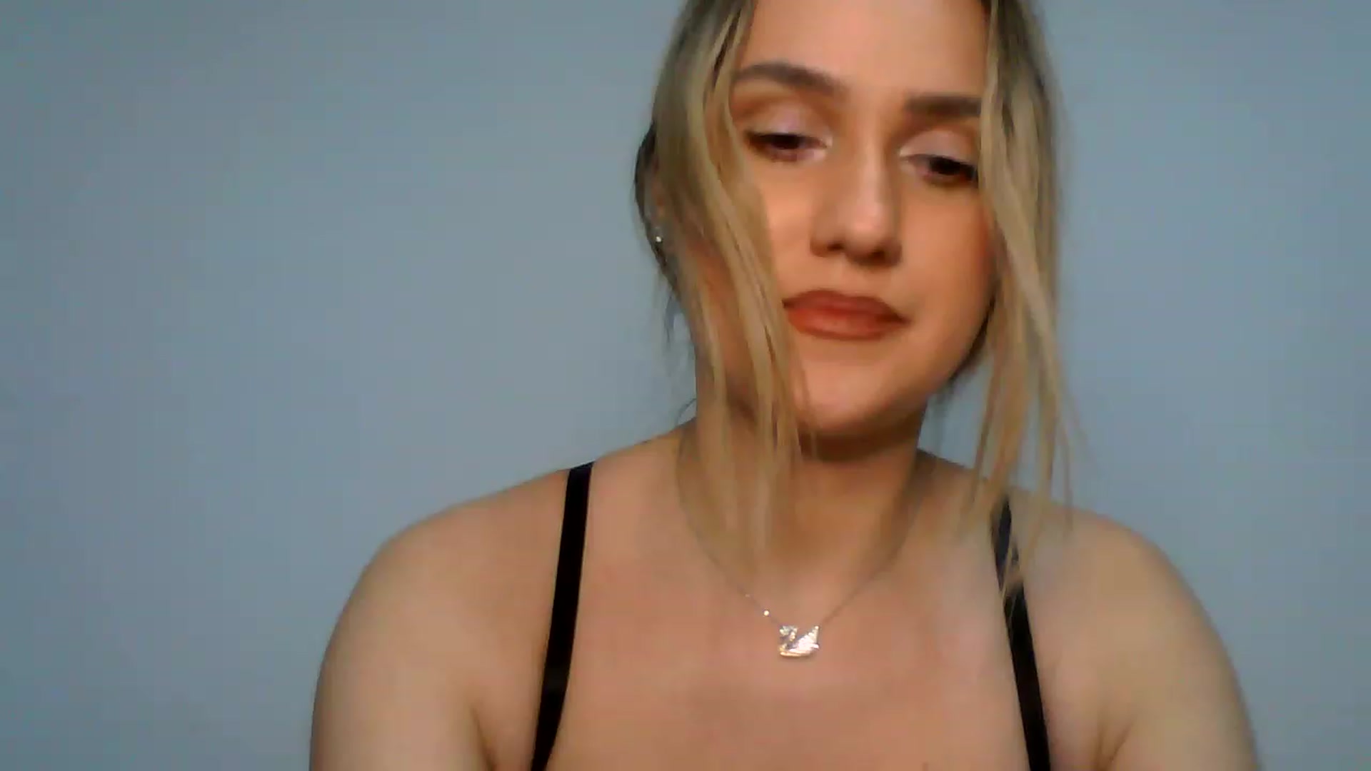 Gallery image thumbnail from ChristmasAna's myfreecams stream on, 12/22/2022, 21:32 image 14 of 20
