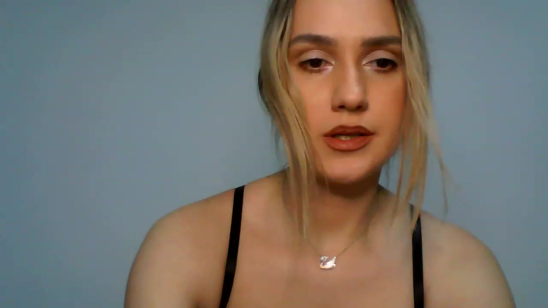 Gallery image thumbnail from ChristmasAna's myfreecams stream on, 12/22/2022, 21:32 image 18 of 20