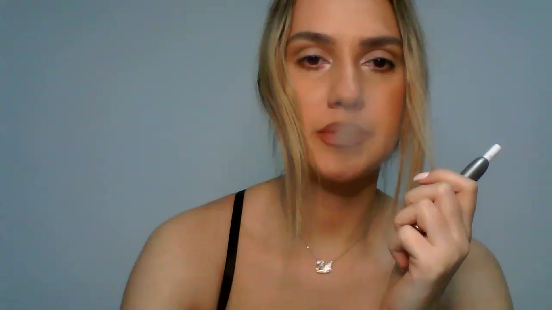 Gallery image thumbnail from ChristmasAna's myfreecams stream on, 12/22/2022, 21:32 image 16 of 20