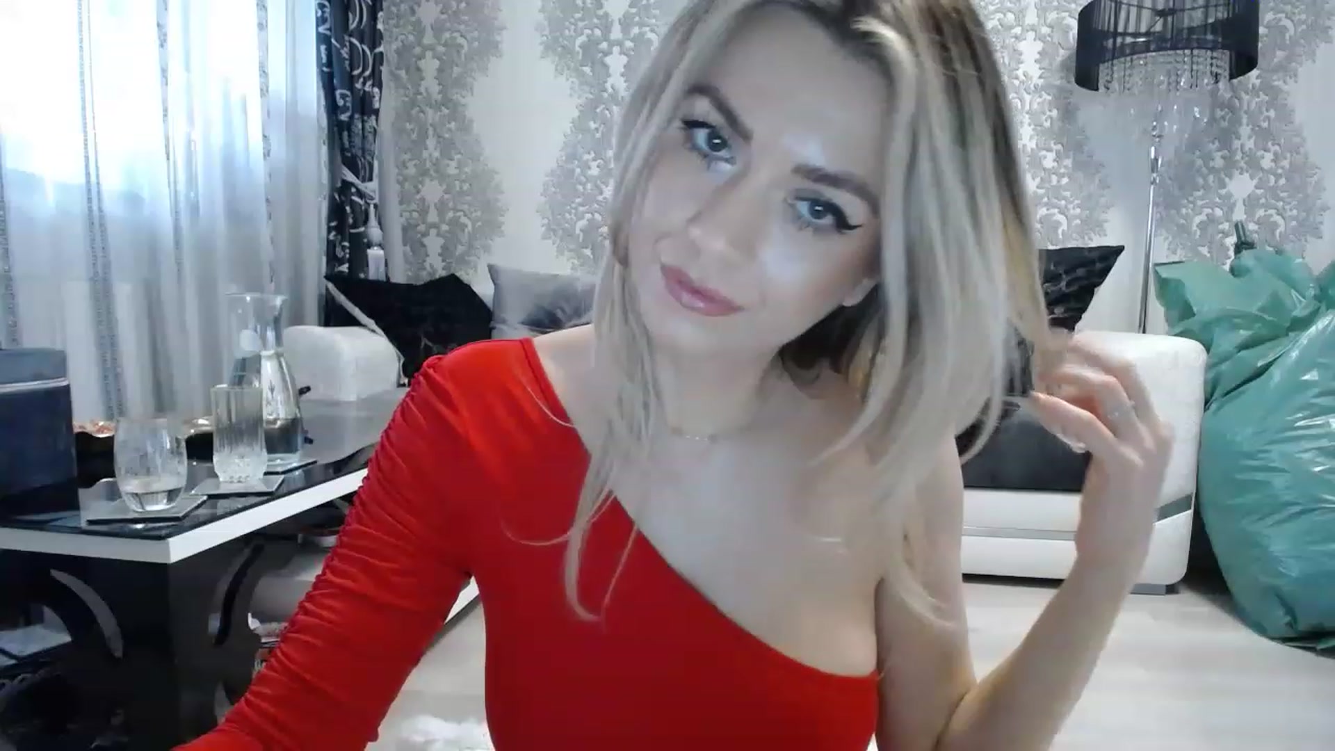 Gallery image thumbnail from ChristmasKimm's myfreecams stream on, 12/06/2022, 07:33 image 19 of 20