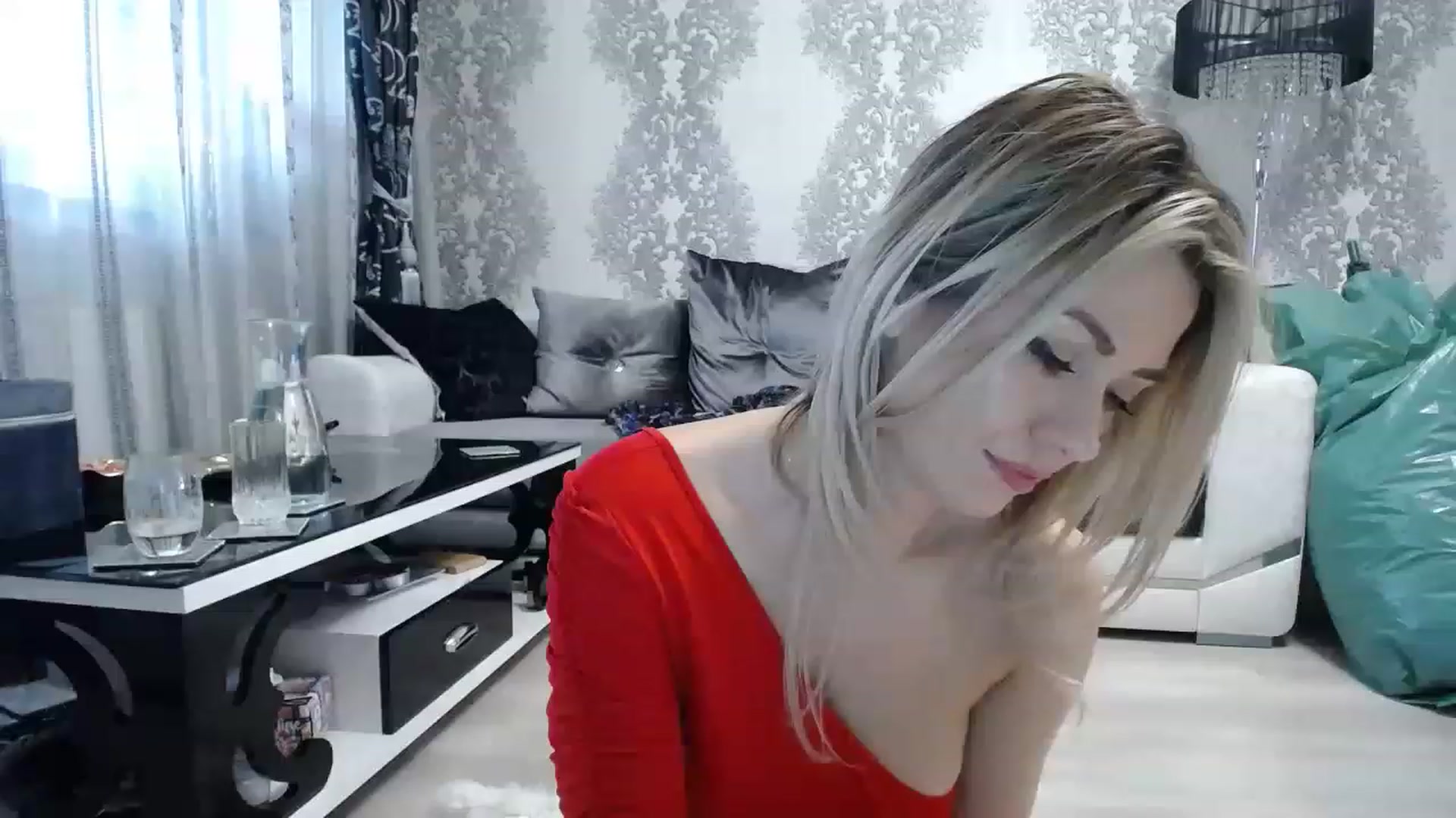 Gallery image thumbnail from ChristmasKimm's myfreecams stream on, 12/06/2022, 07:33 image 18 of 20