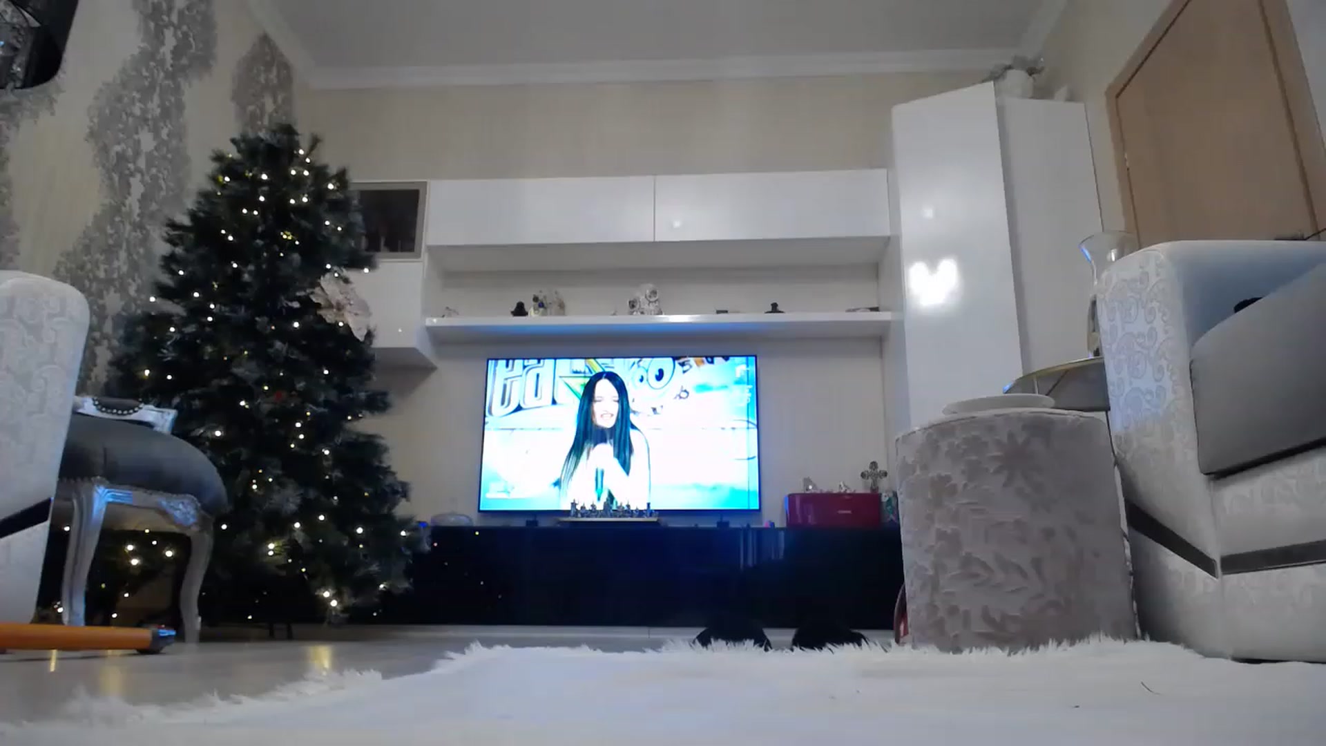 Gallery image thumbnail from ChristmasKimm's myfreecams stream on, 12/07/2022, 09:00 image 8 of 20