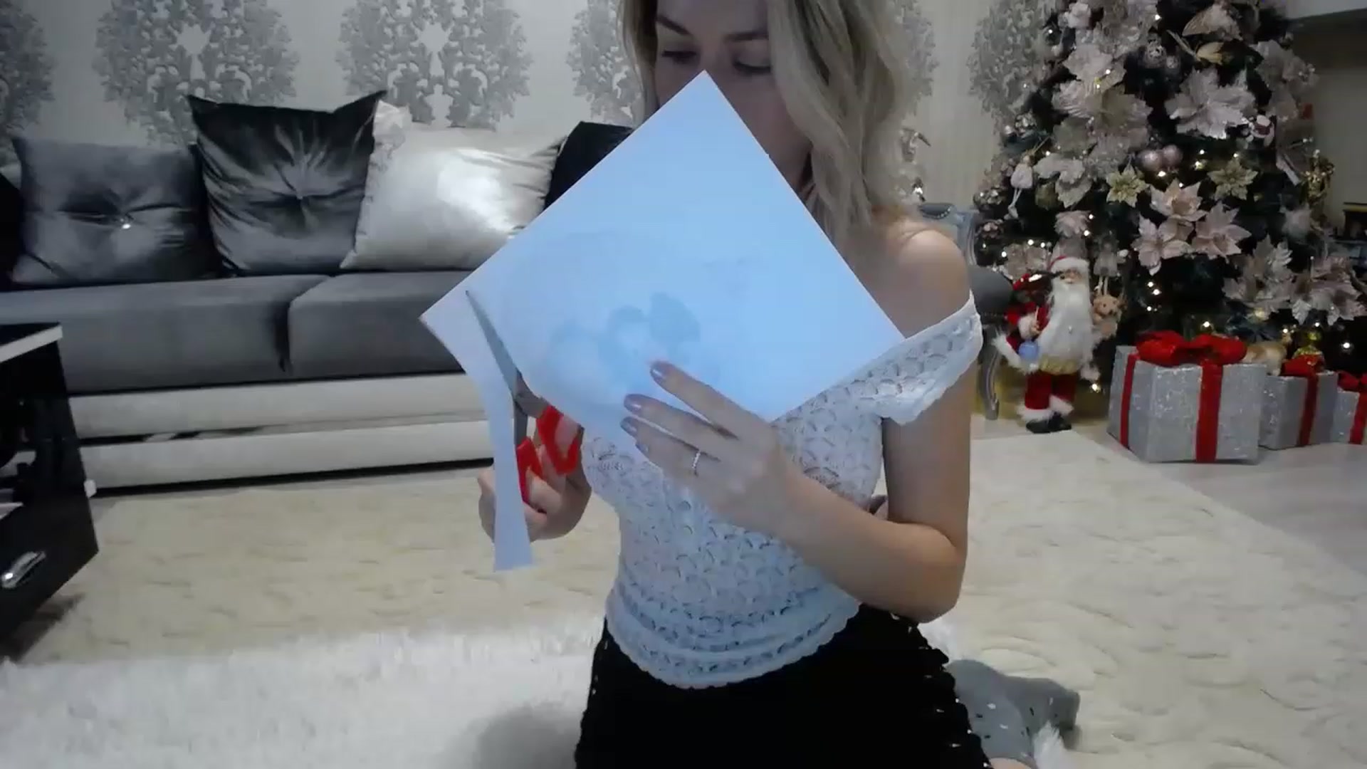 Gallery image thumbnail from ChristmasKimm's myfreecams stream on, 12/09/2022, 06:44 image 9 of 20