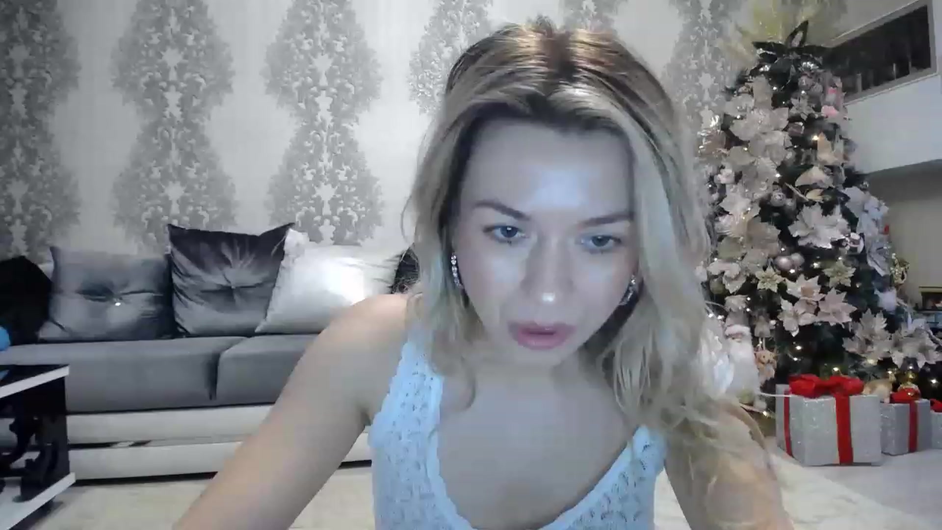 Gallery image thumbnail from ChristmasKimm's myfreecams stream on, 12/09/2022, 06:44 image 8 of 20