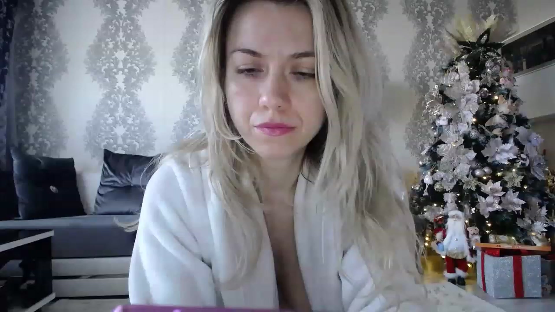 Gallery image thumbnail from ChristmasKimm's myfreecams stream on, 12/11/2022, 09:05 image 9 of 20