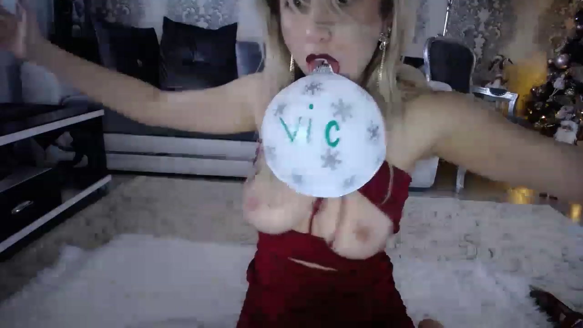 Gallery image thumbnail from ChristmasKimm's myfreecams stream on, 12/15/2022, 07:37 image 13 of 20