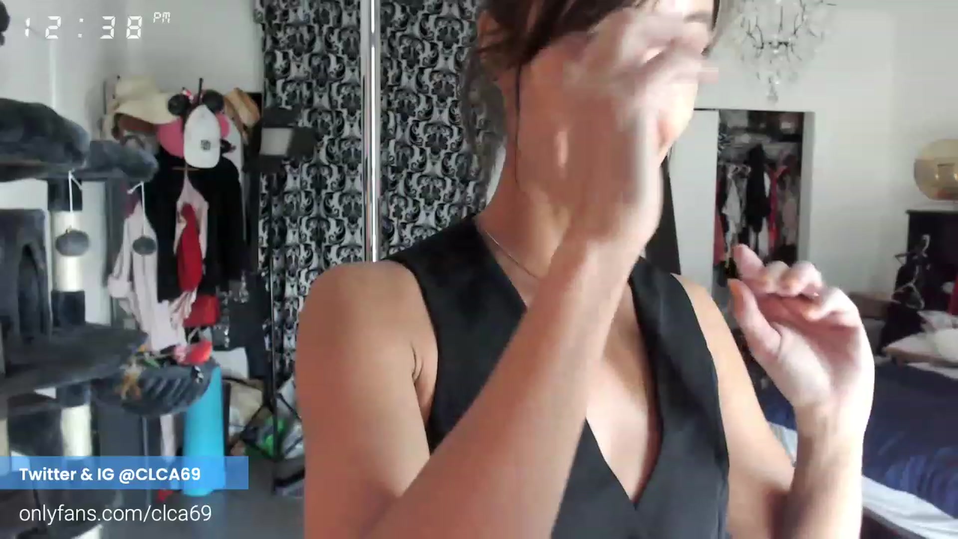 Gallery image thumbnail from Christy_Love's myfreecams stream on, 11/17/2022, 20:50 image 9 of 20