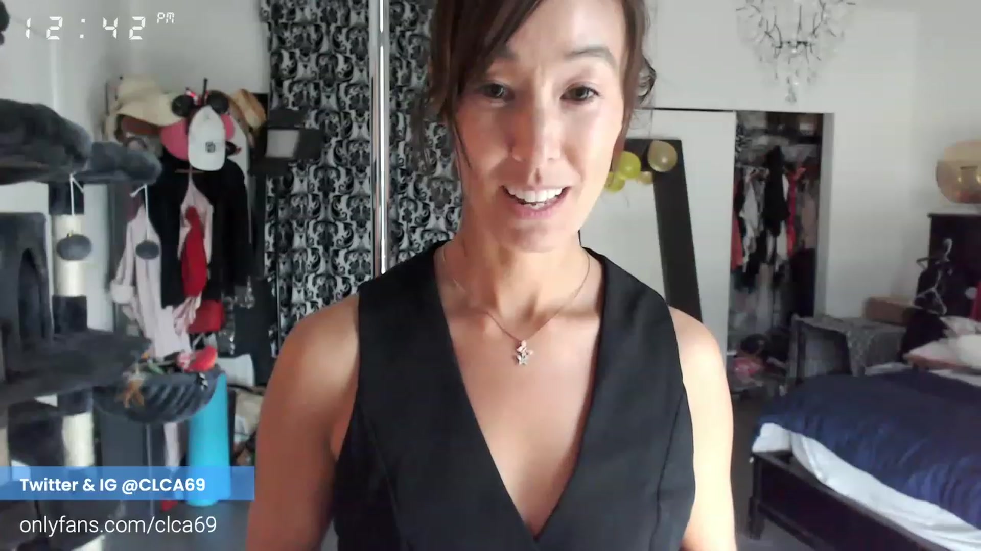Gallery image thumbnail from Christy_Love's myfreecams stream on, 11/17/2022, 20:50 image 14 of 20